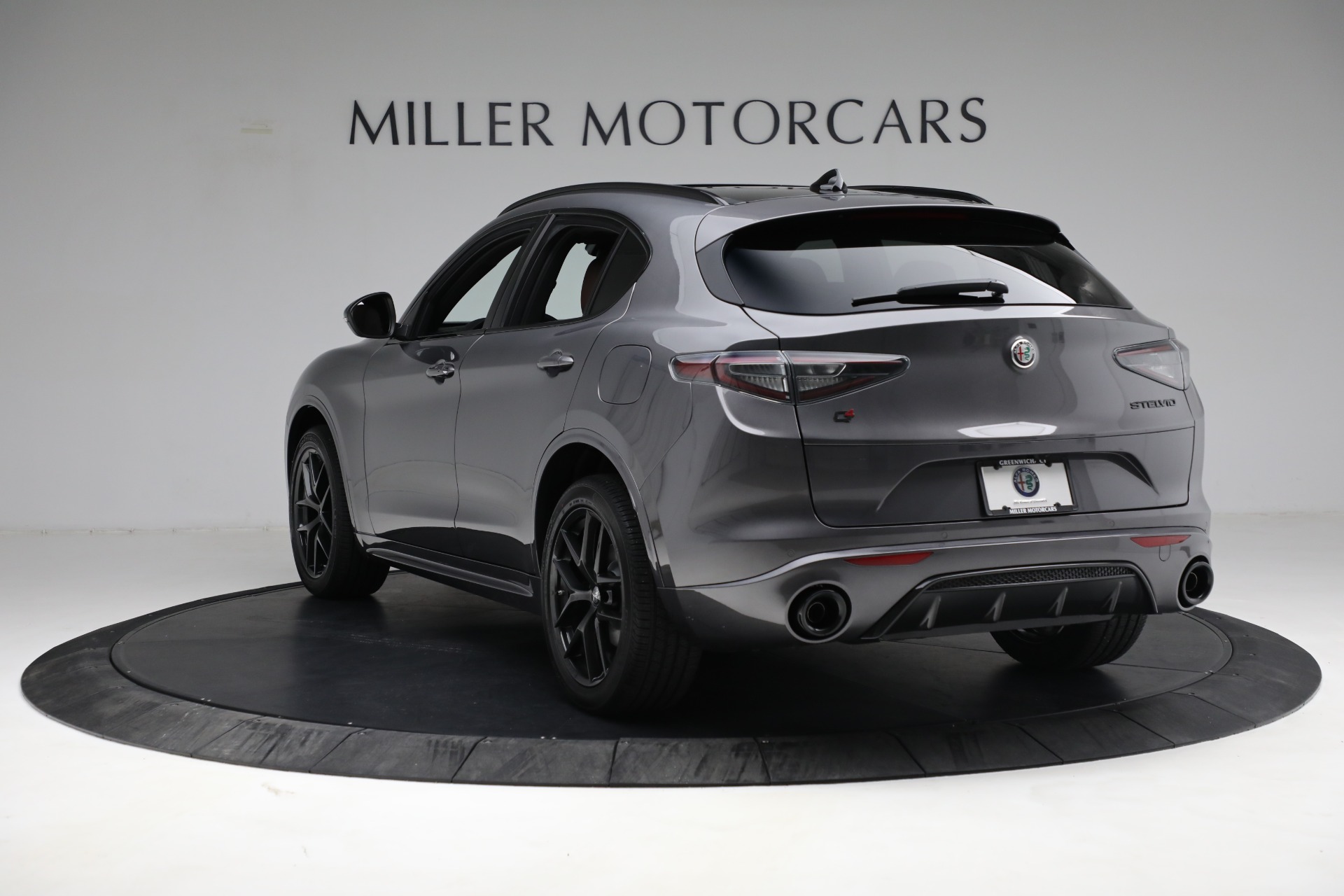 New-2021-Alfa-Romeo-Stelvio-Ti-Sport-Q4