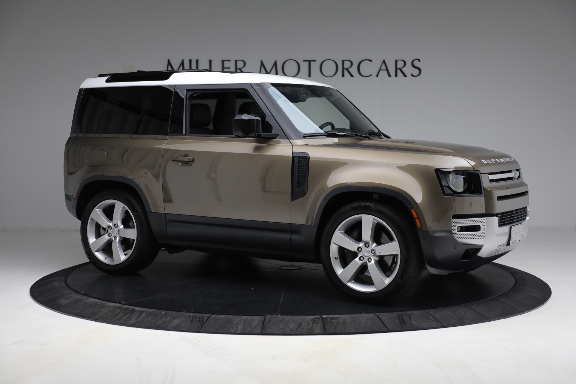 Used-2021-Land-Rover-Defender-90-First-Edition