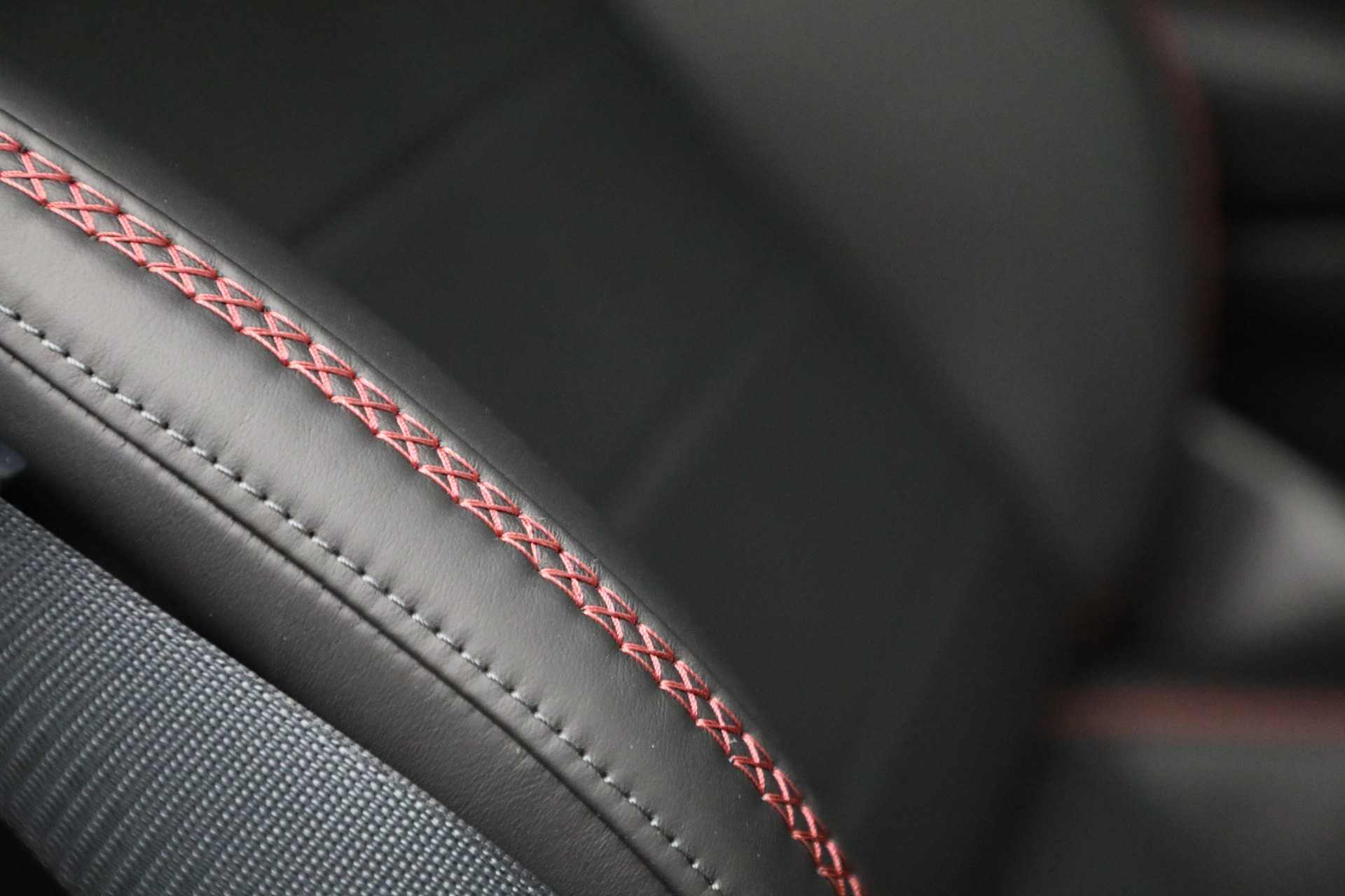 New-2021-McLaren-GT-Luxe