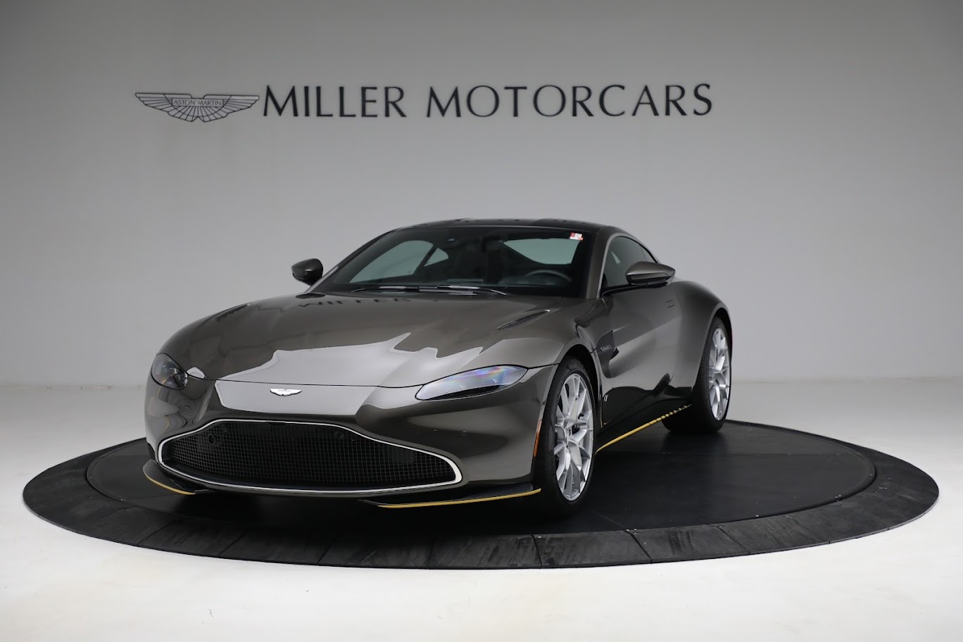 Used-2021-Aston-Martin-Vantage-007-Bond-Edition