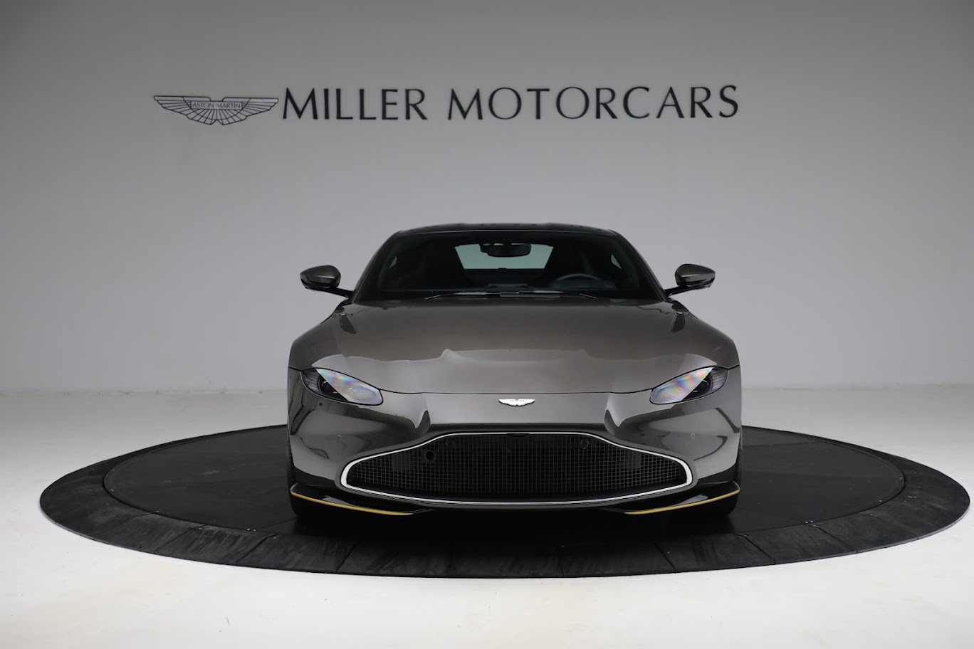 Used-2021-Aston-Martin-Vantage-007-Bond-Edition