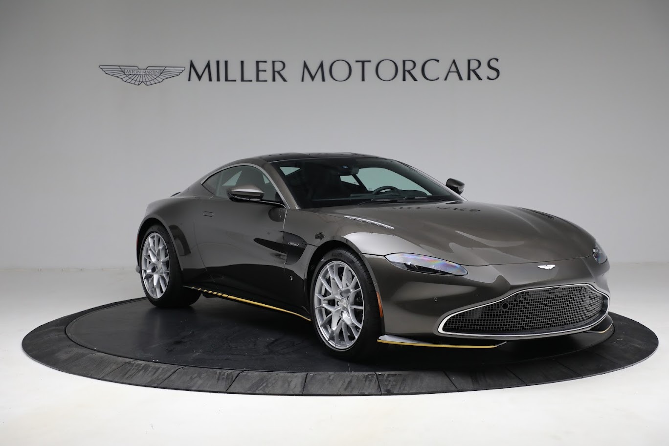 Used-2021-Aston-Martin-Vantage-007-Bond-Edition