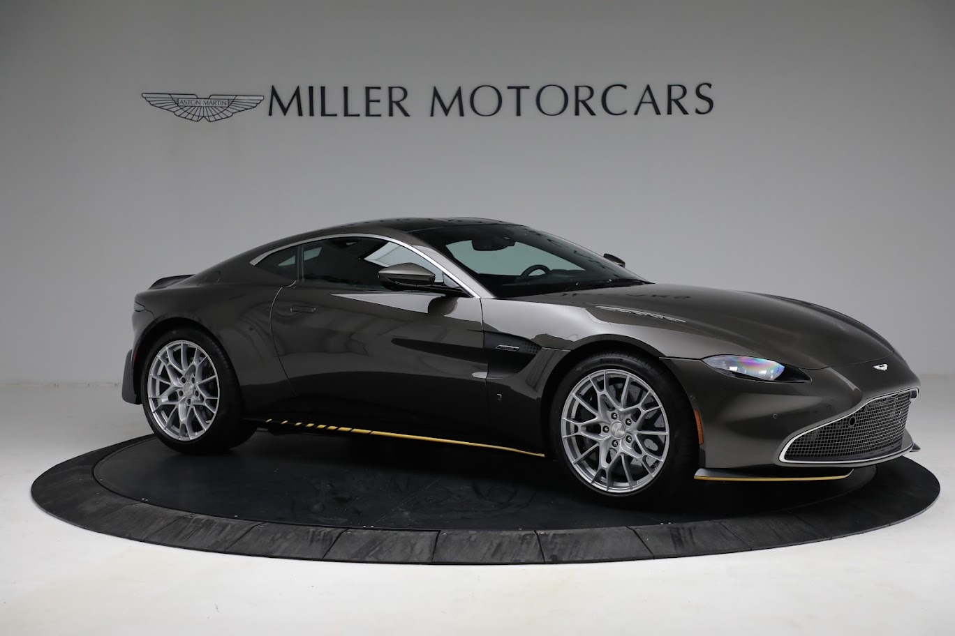 Used-2021-Aston-Martin-Vantage-007-Bond-Edition