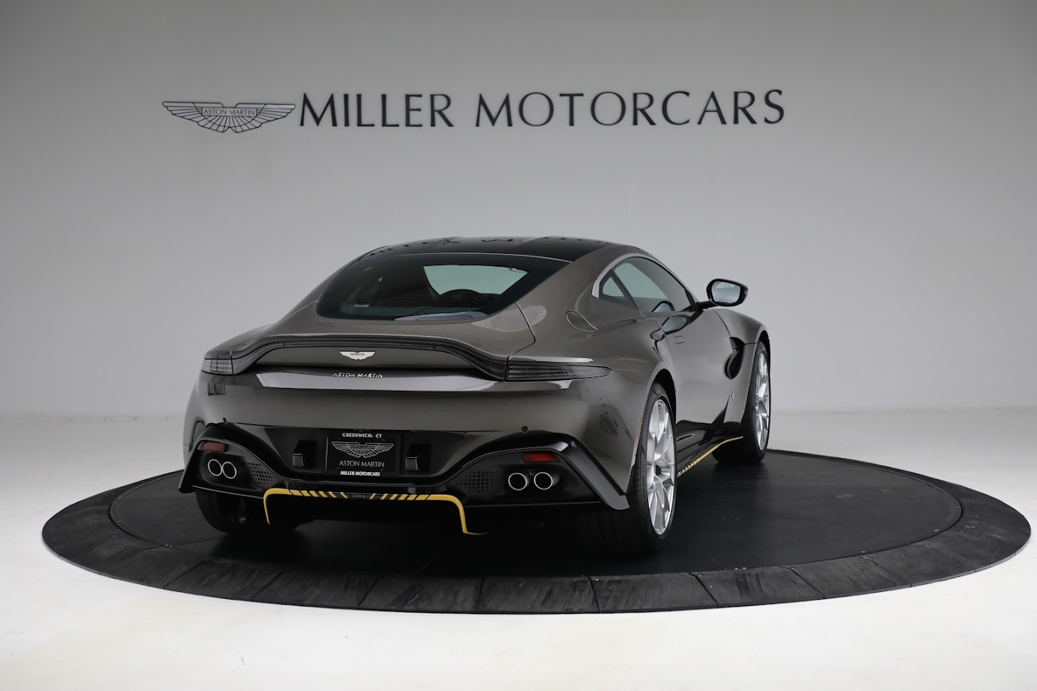 Used-2021-Aston-Martin-Vantage-007-Bond-Edition