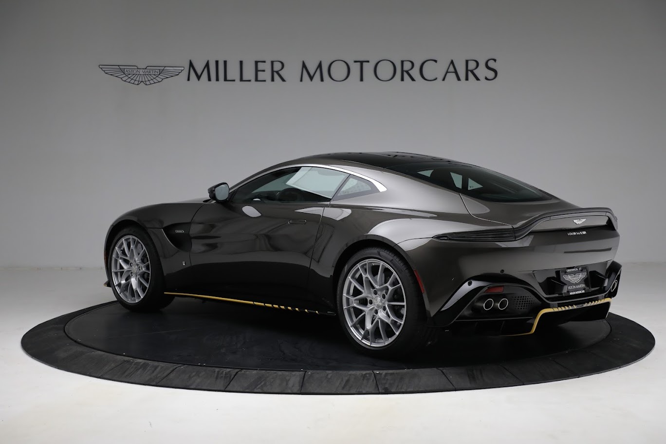 Used-2021-Aston-Martin-Vantage-007-Bond-Edition