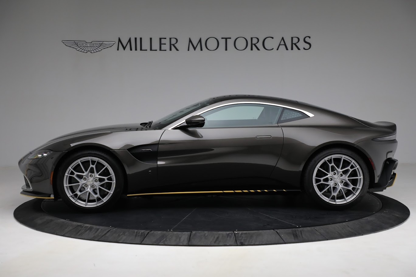 Used-2021-Aston-Martin-Vantage-007-Bond-Edition