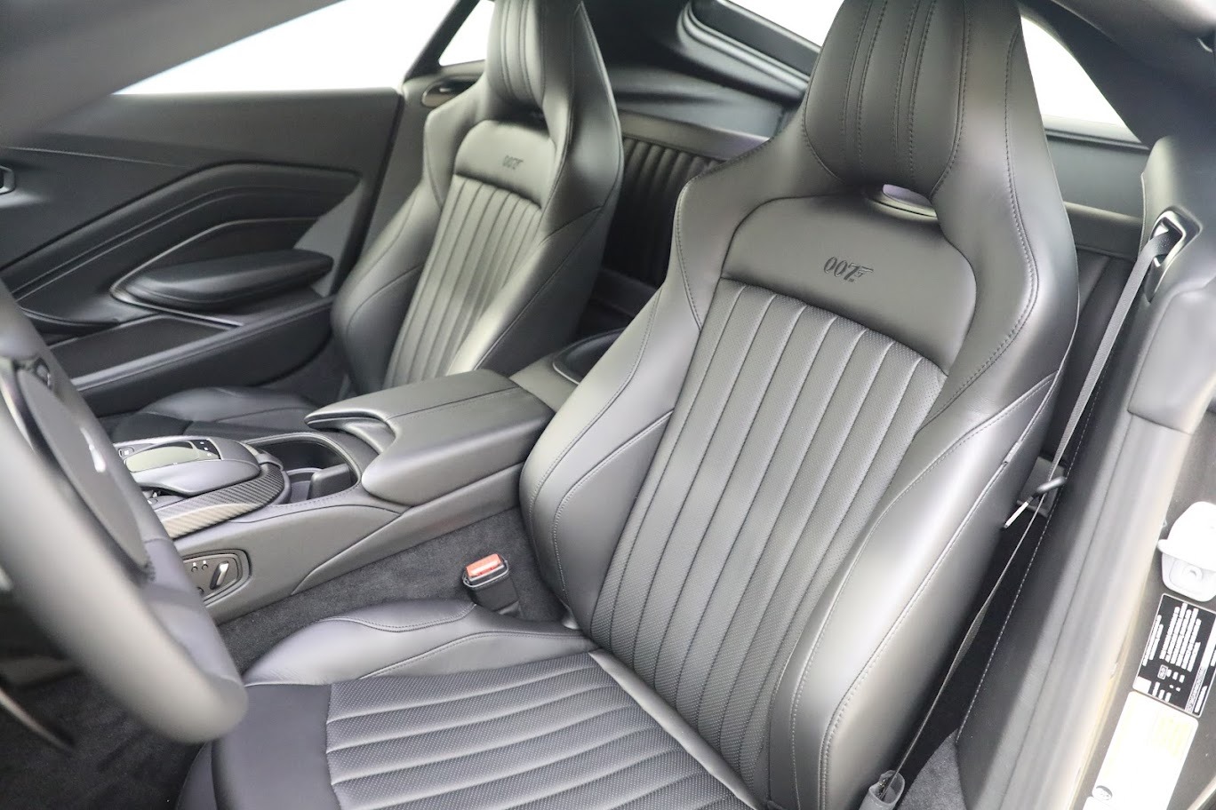 Used-2021-Aston-Martin-Vantage-007-Bond-Edition