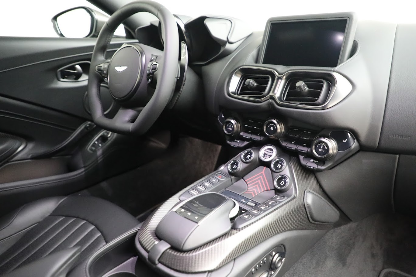 Used-2021-Aston-Martin-Vantage-007-Bond-Edition