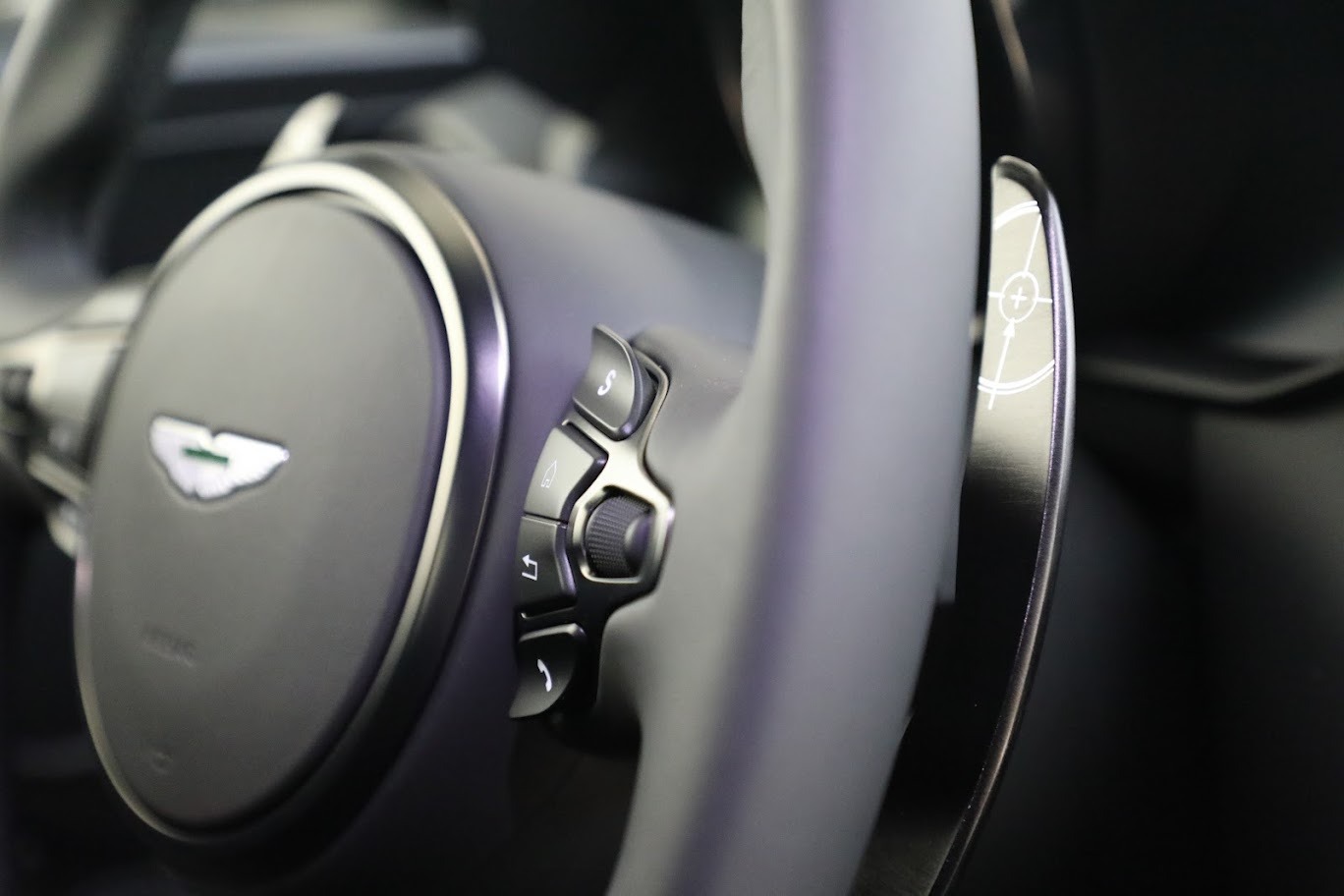 Used-2021-Aston-Martin-Vantage-007-Bond-Edition