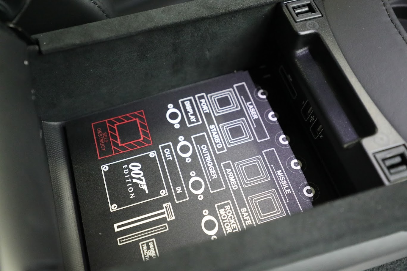 Used-2021-Aston-Martin-Vantage-007-Bond-Edition