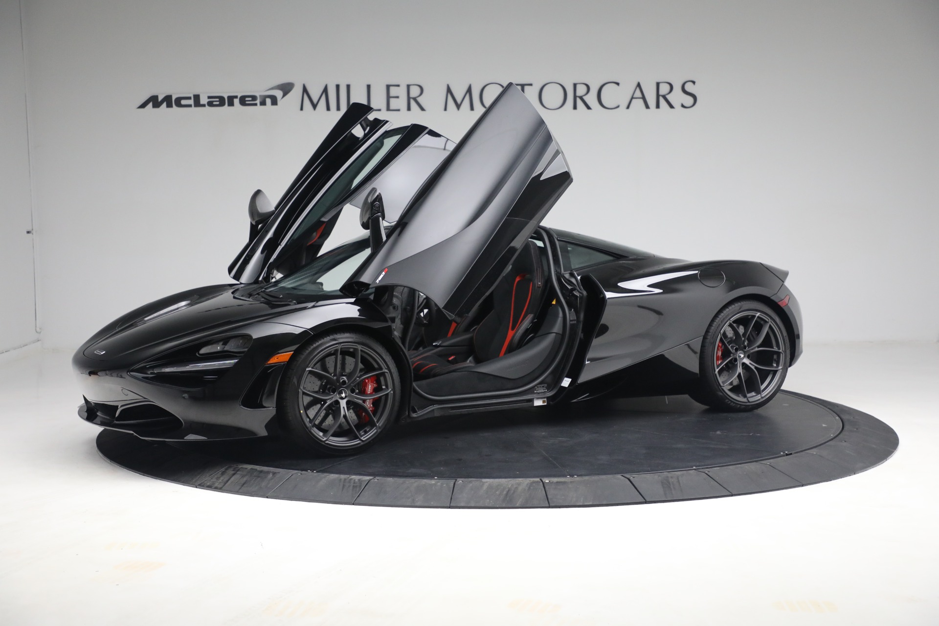 Used-2021-McLaren-720S-Performance