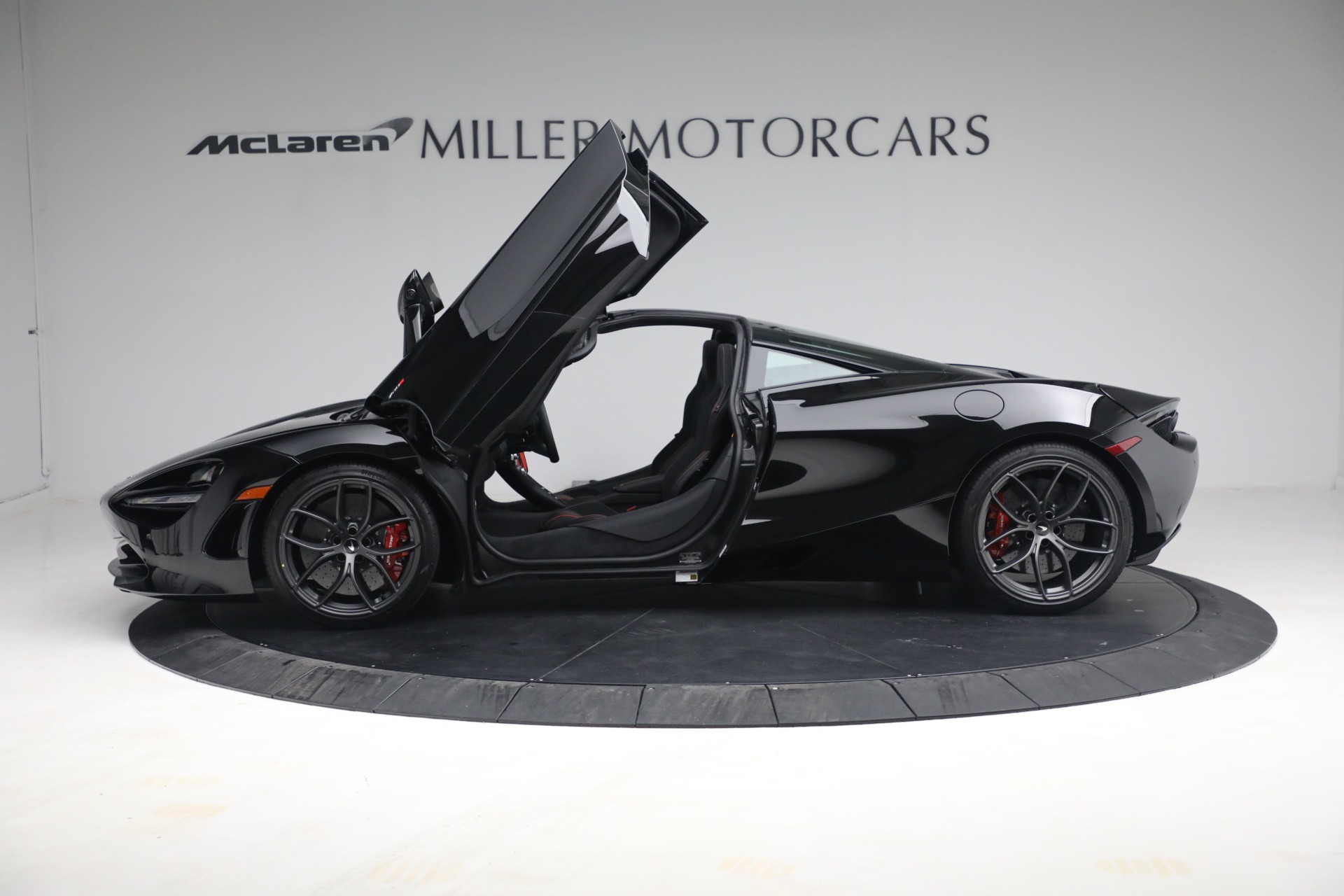 Used-2021-McLaren-720S-Performance