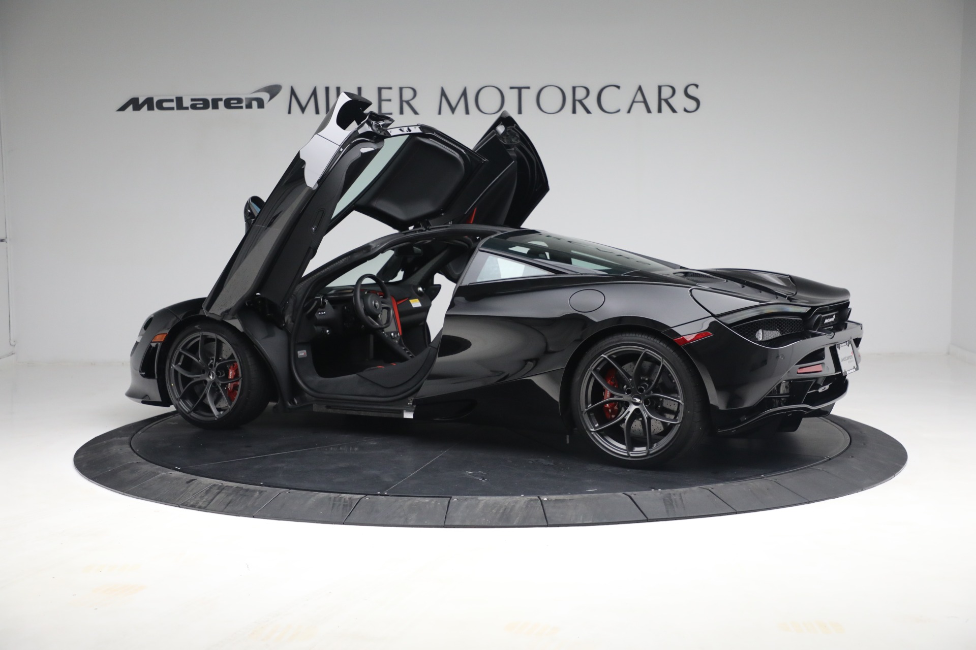 Used-2021-McLaren-720S-Performance