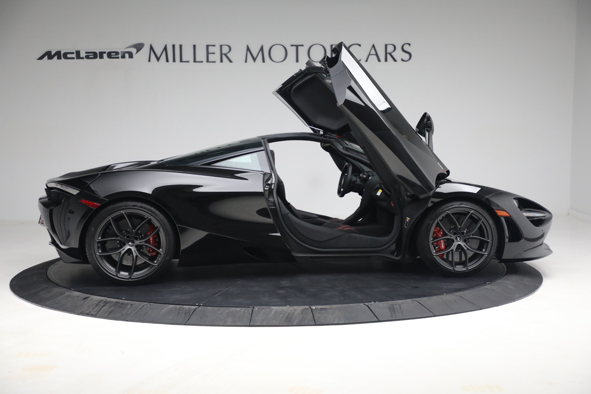 Used-2021-McLaren-720S-Performance