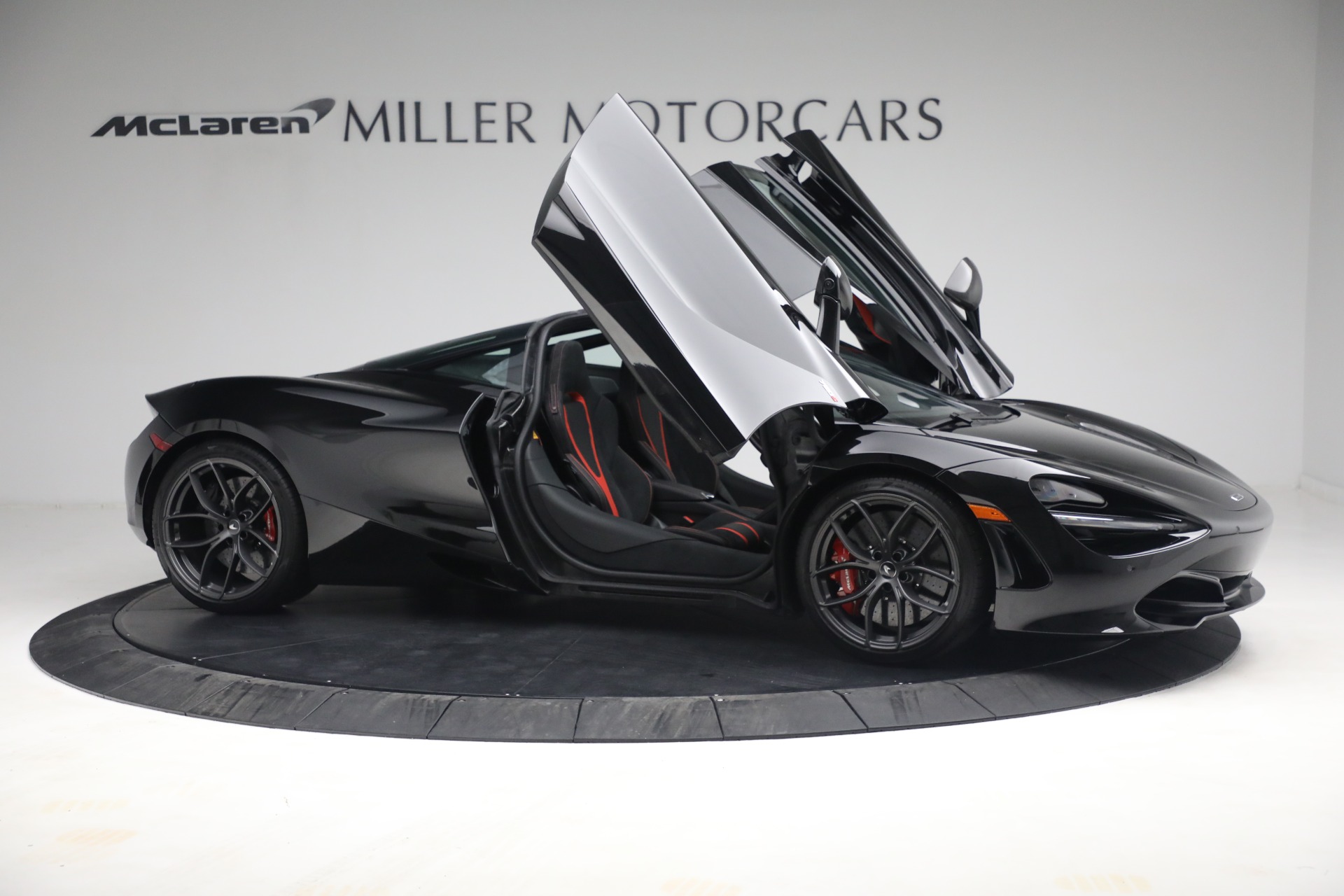 Used-2021-McLaren-720S-Performance