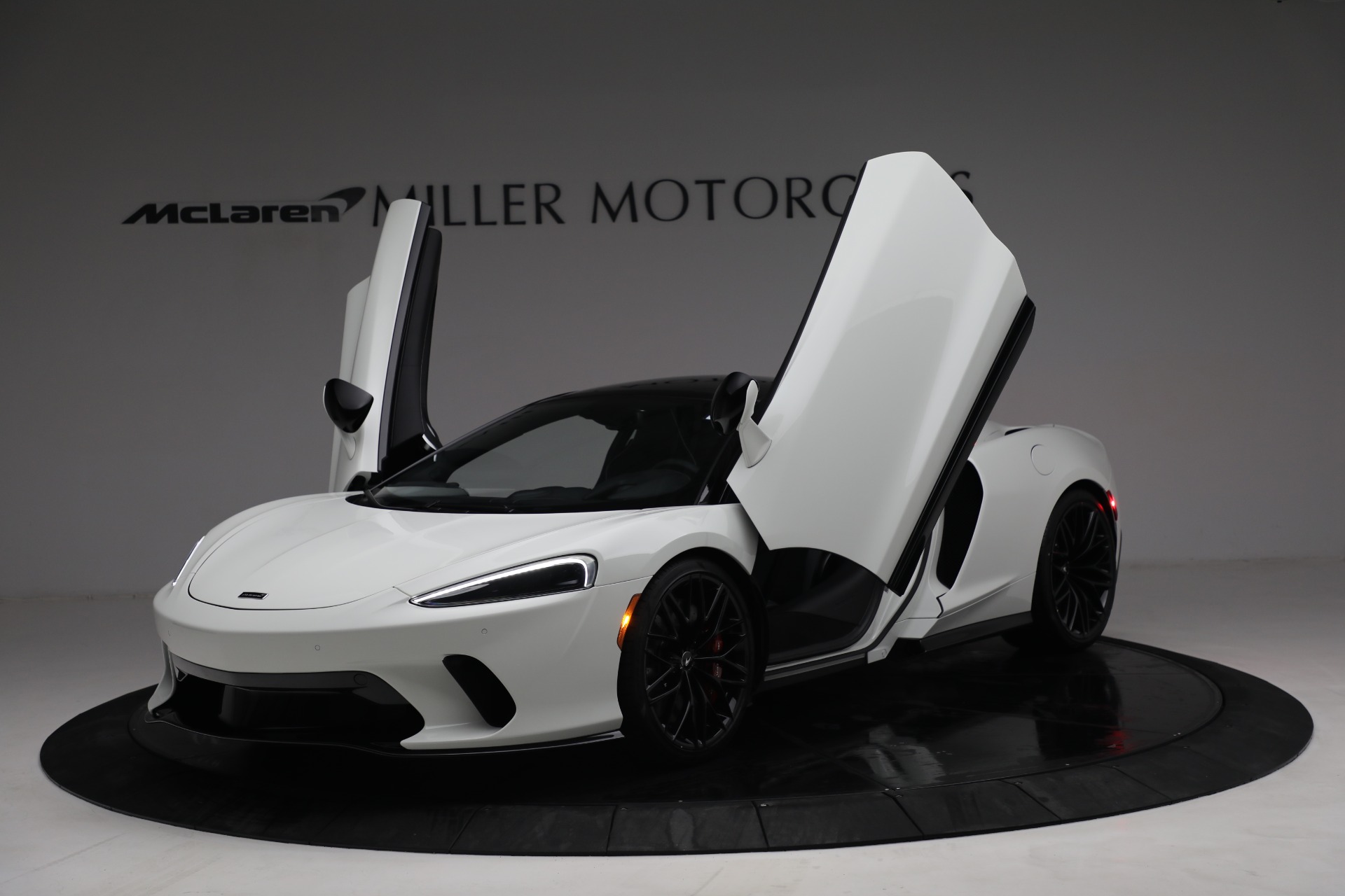 Used-2021-McLaren-GT-Luxe