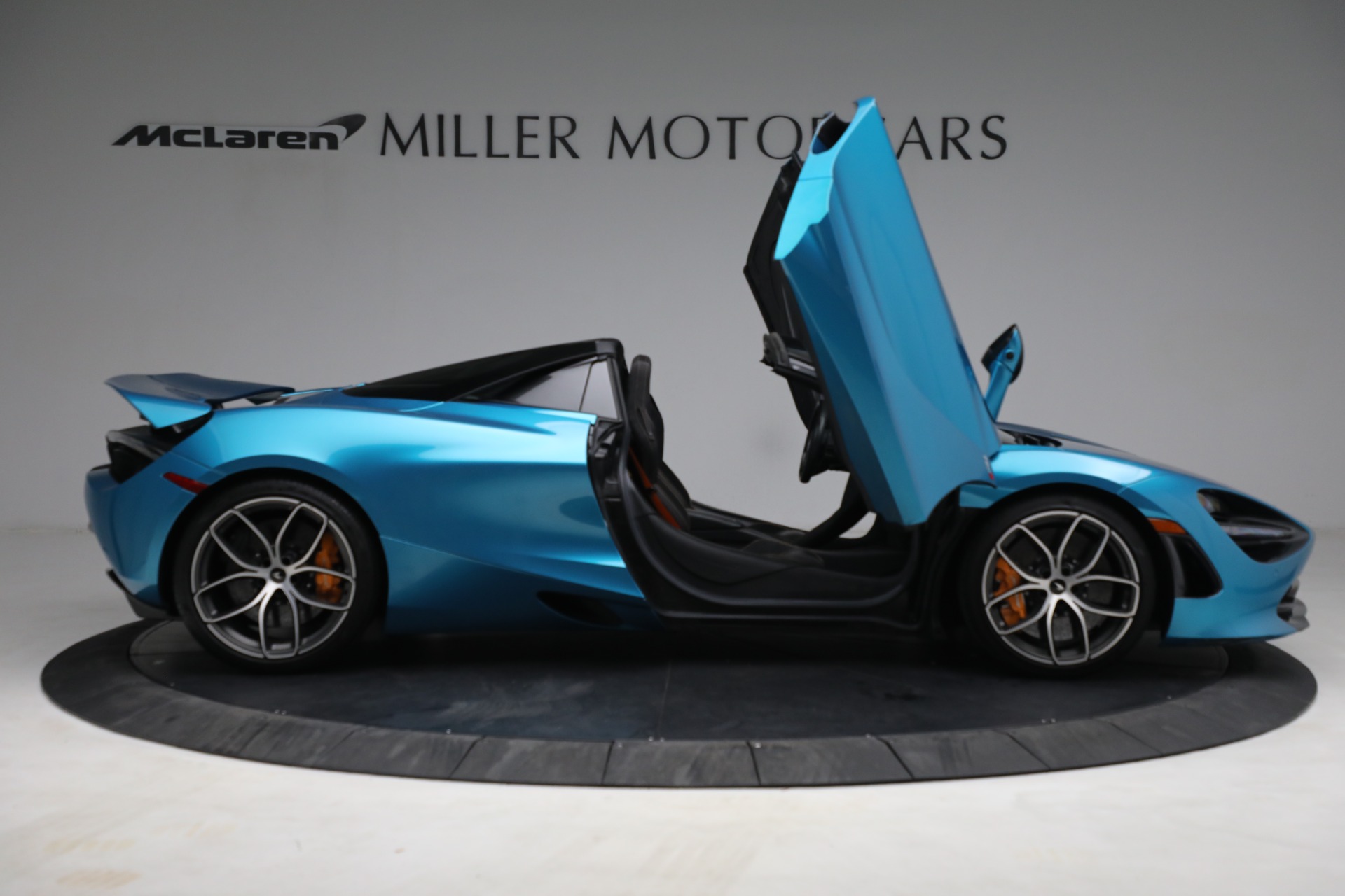 Used-2020-McLaren-720S-Spider