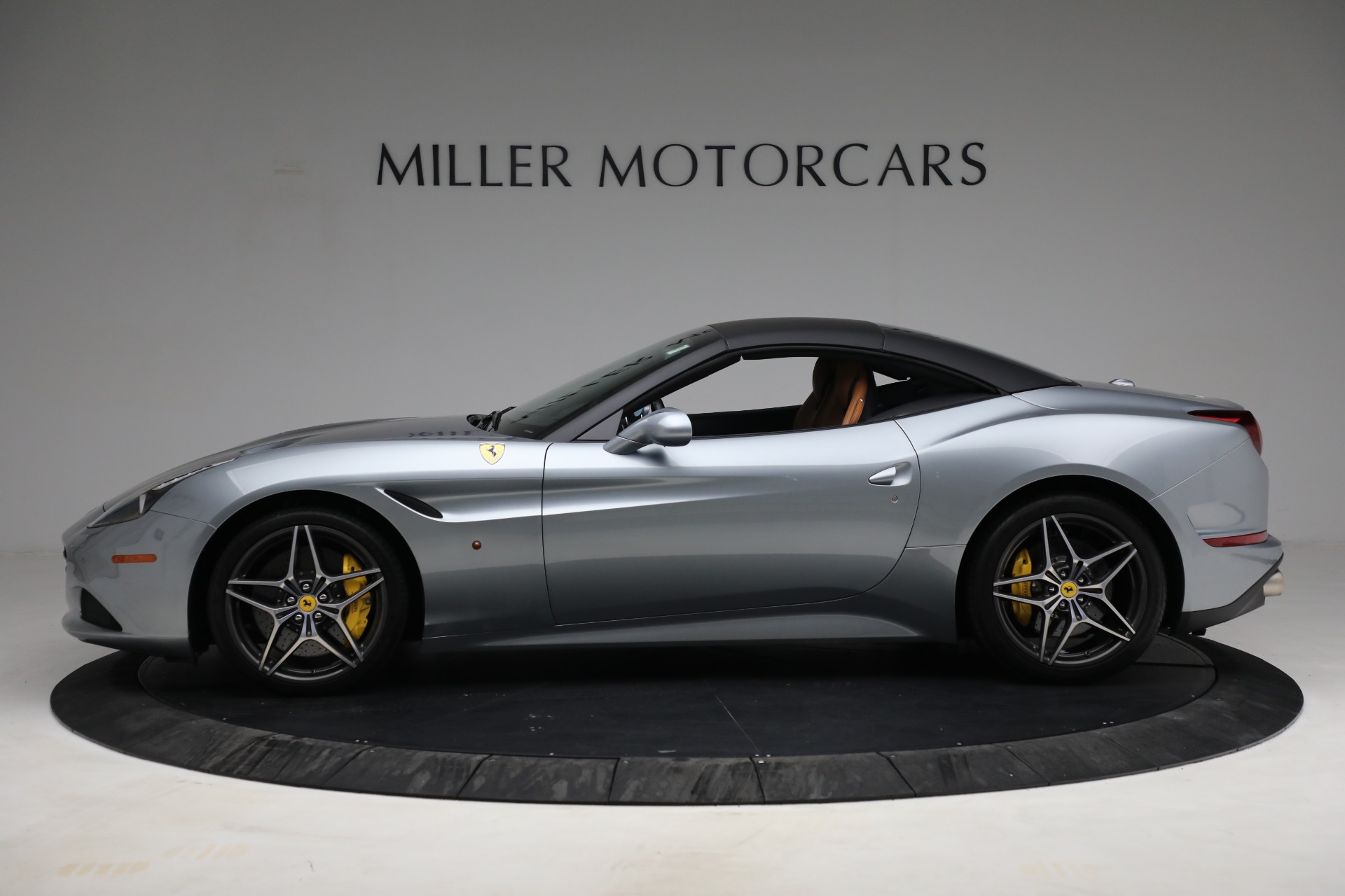 Used-2017-Ferrari-California-T