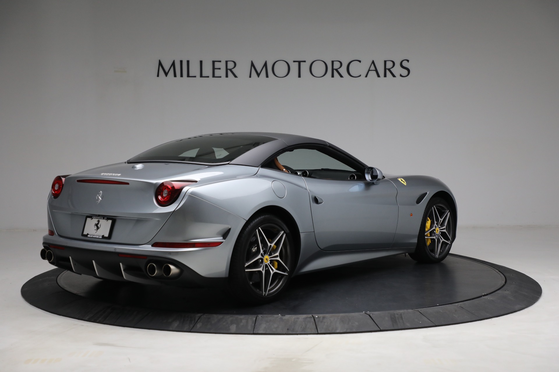 Used-2017-Ferrari-California-T