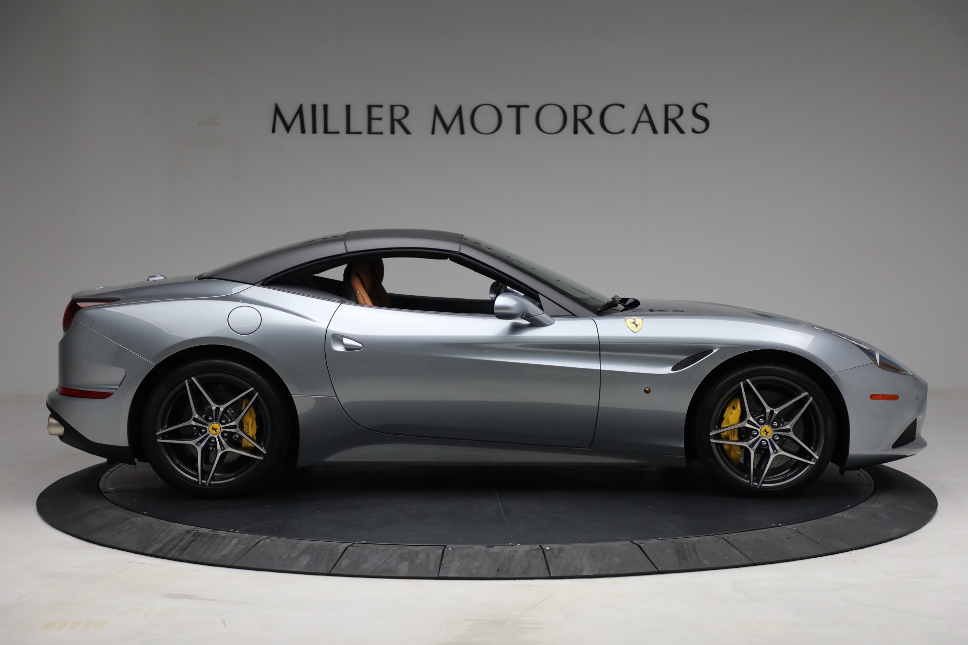 Used-2017-Ferrari-California-T
