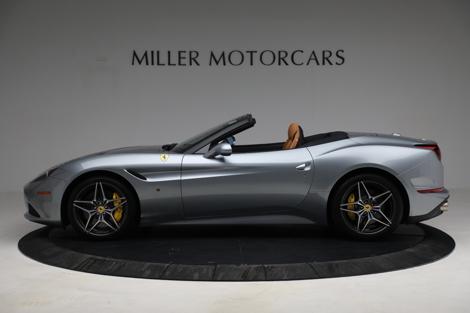 Used-2017-Ferrari-California-T