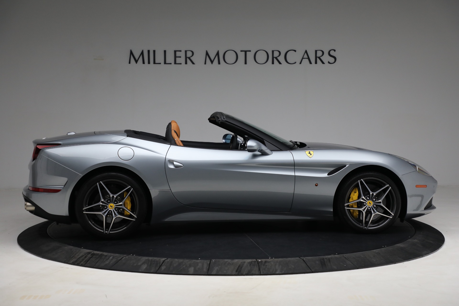 Used-2017-Ferrari-California-T