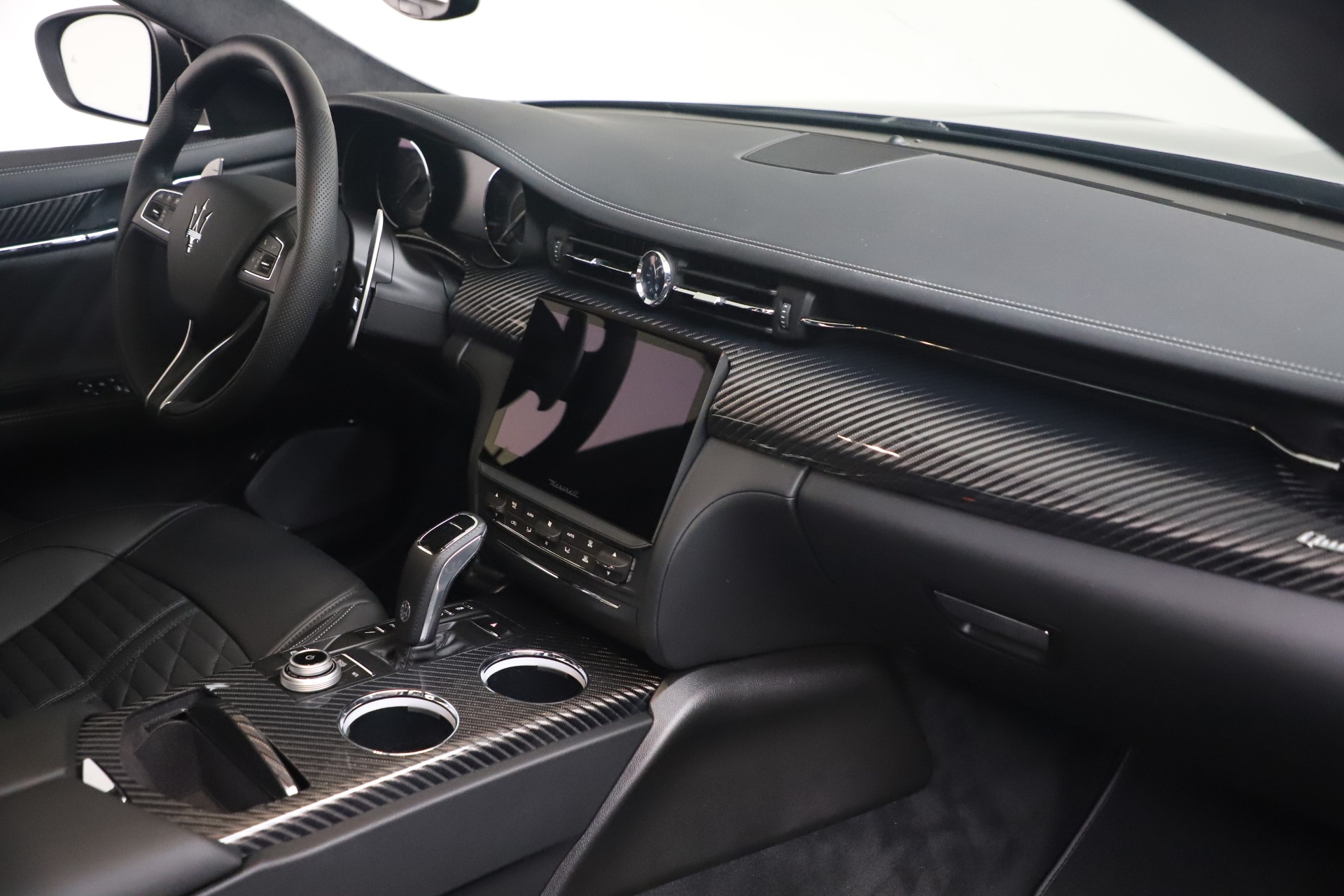 New-2022-Maserati-Quattroporte-Modena-Q4