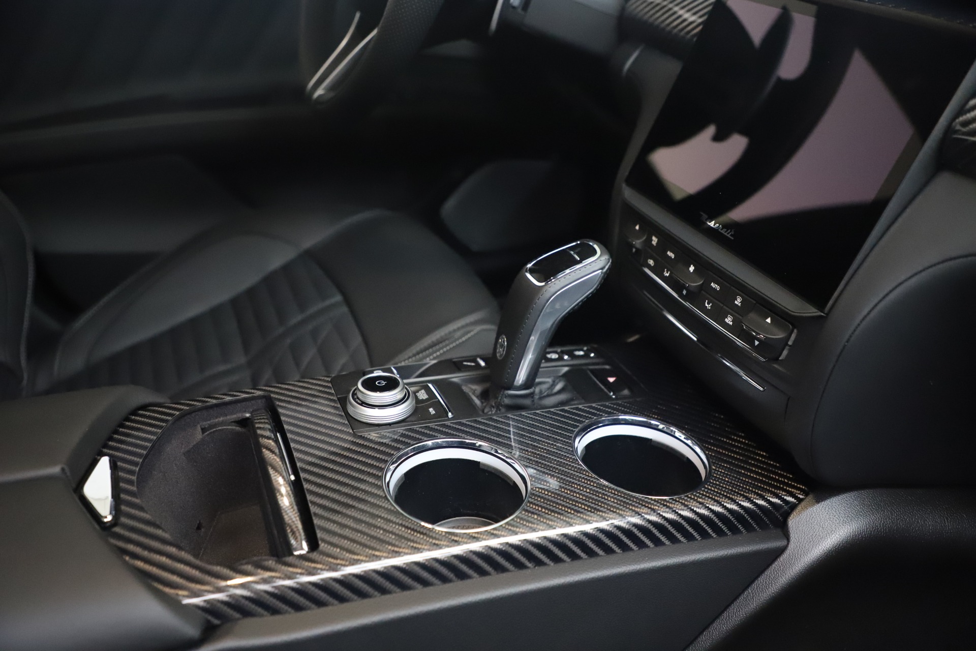 New-2022-Maserati-Quattroporte-Modena-Q4