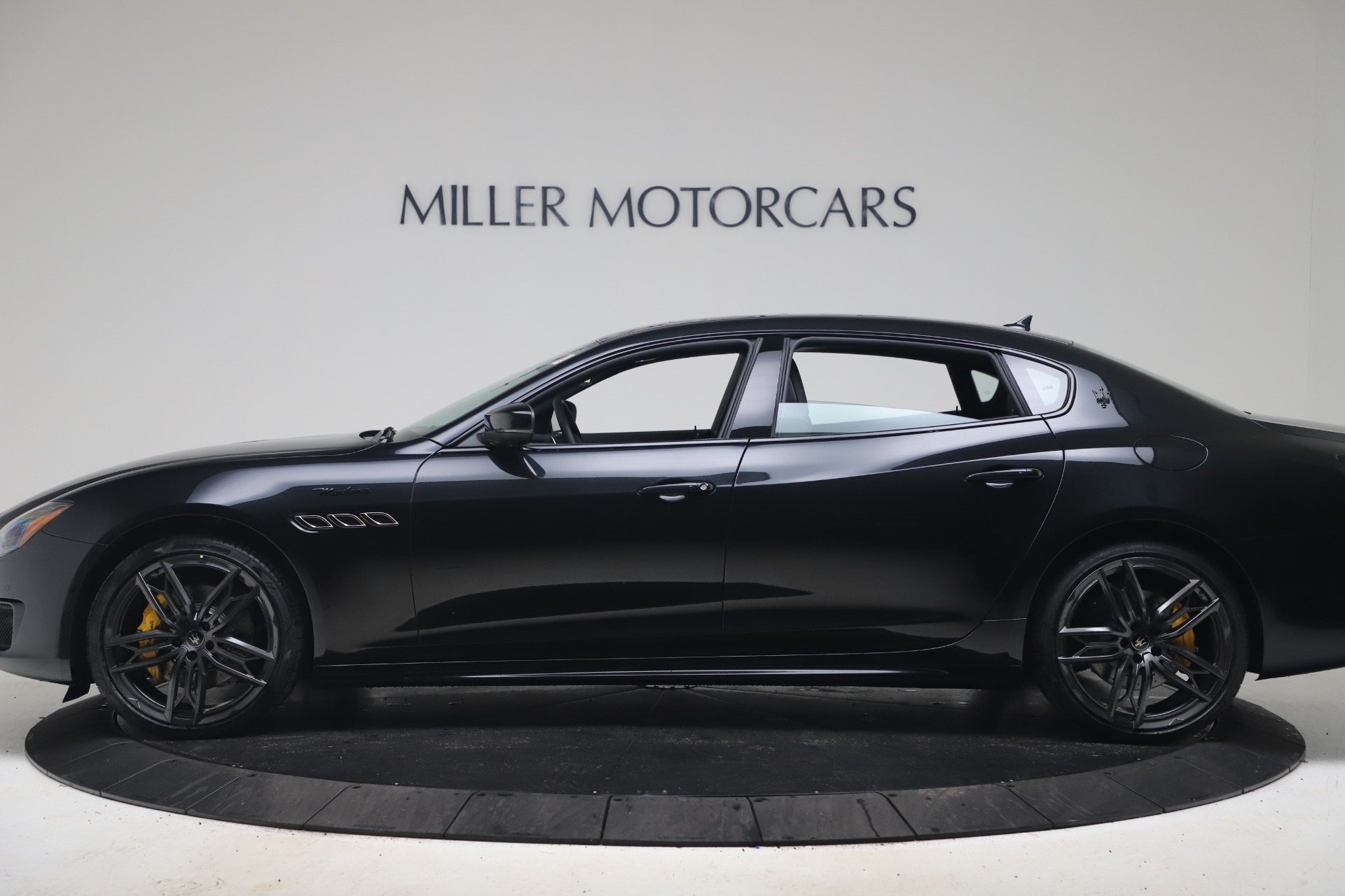 New-2022-Maserati-Quattroporte-Modena-Q4