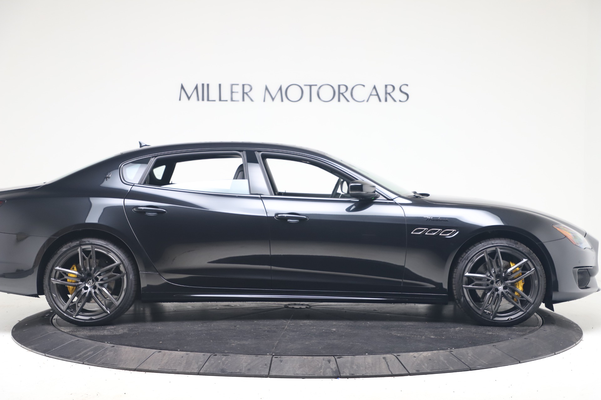 New-2022-Maserati-Quattroporte-Modena-Q4