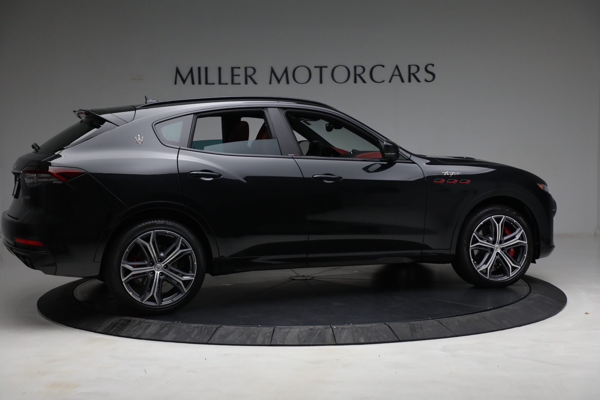 New-2022-Maserati-Levante-Trofeo
