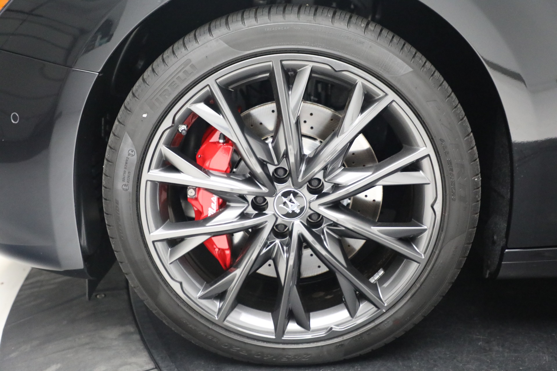 New-2022-Maserati-Ghibli-Modena-Q4