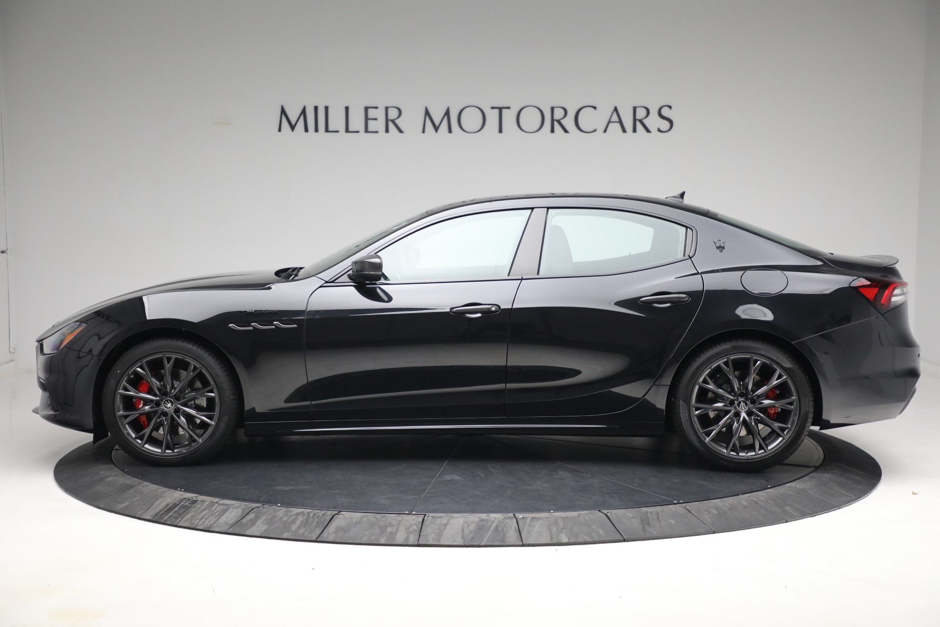 New-2022-Maserati-Ghibli-Modena-Q4