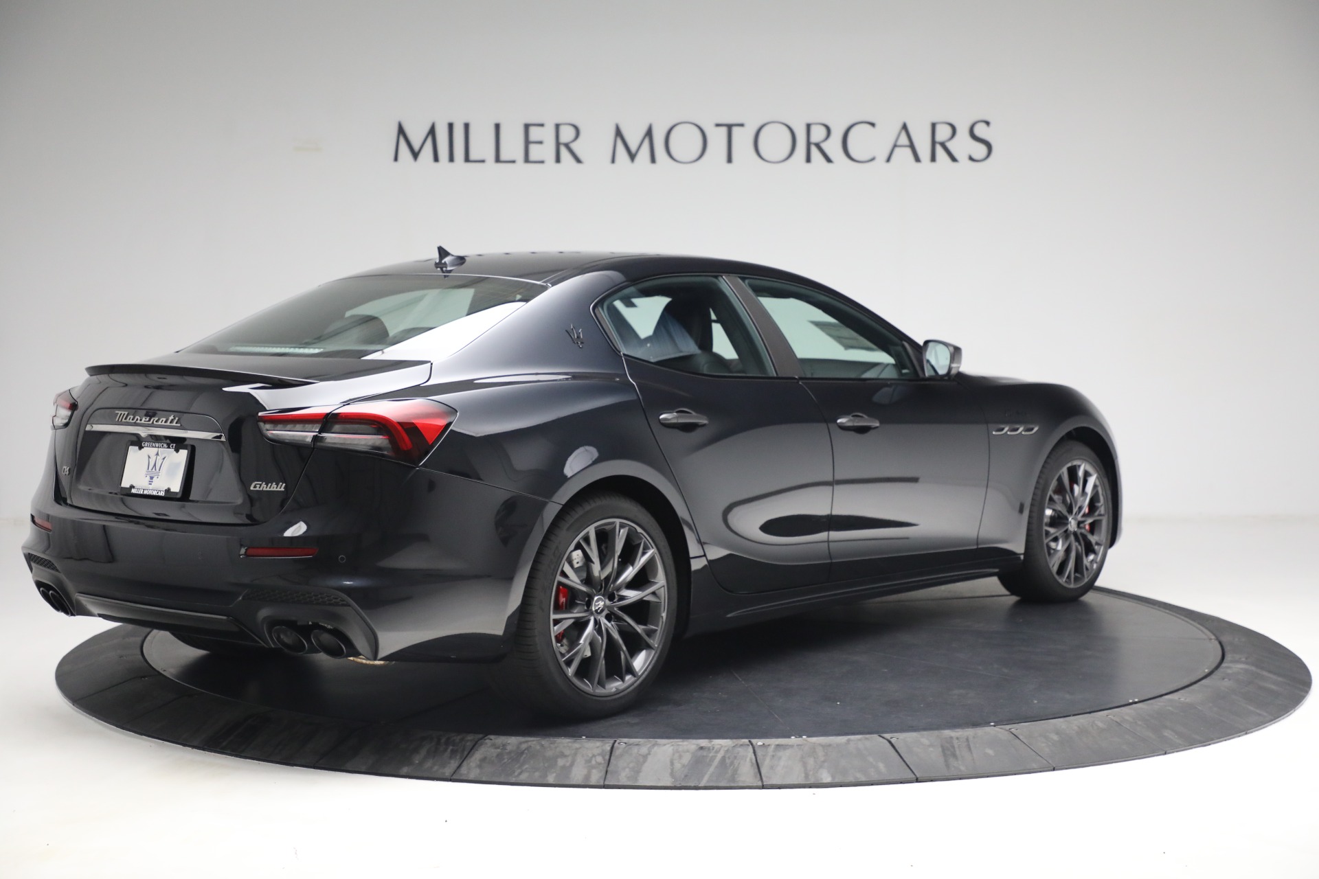 New-2022-Maserati-Ghibli-Modena-Q4