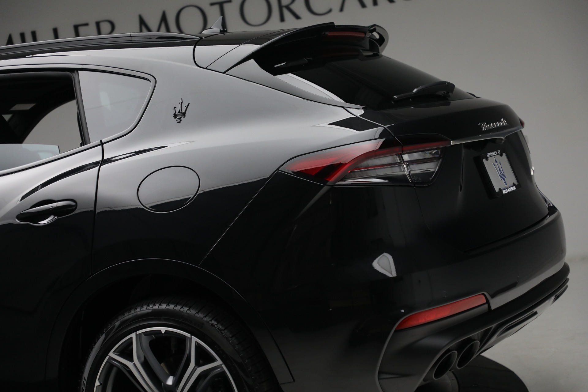 Used-2022-Maserati-Levante-Modena-GTS