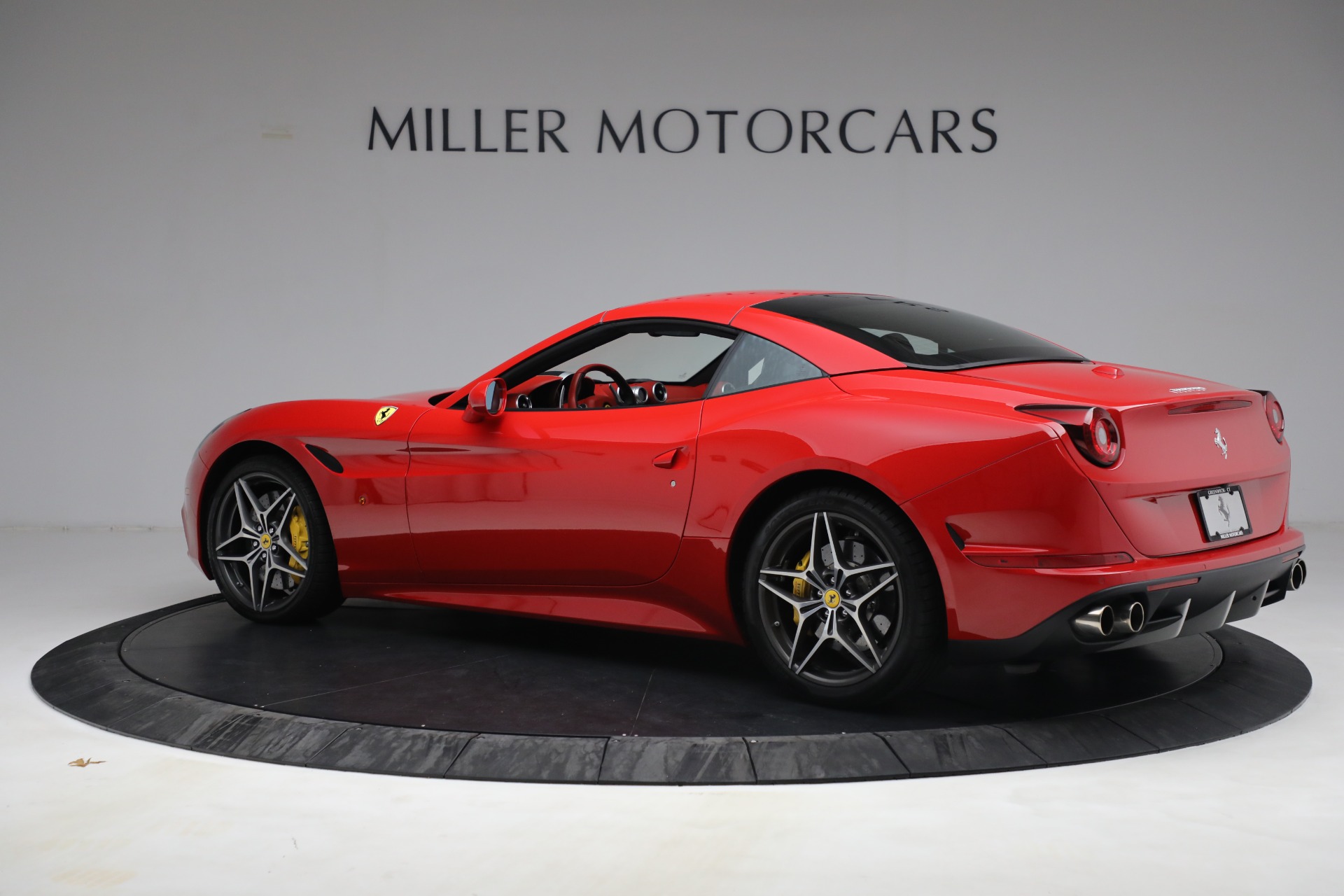 Used-2017-Ferrari-California-T