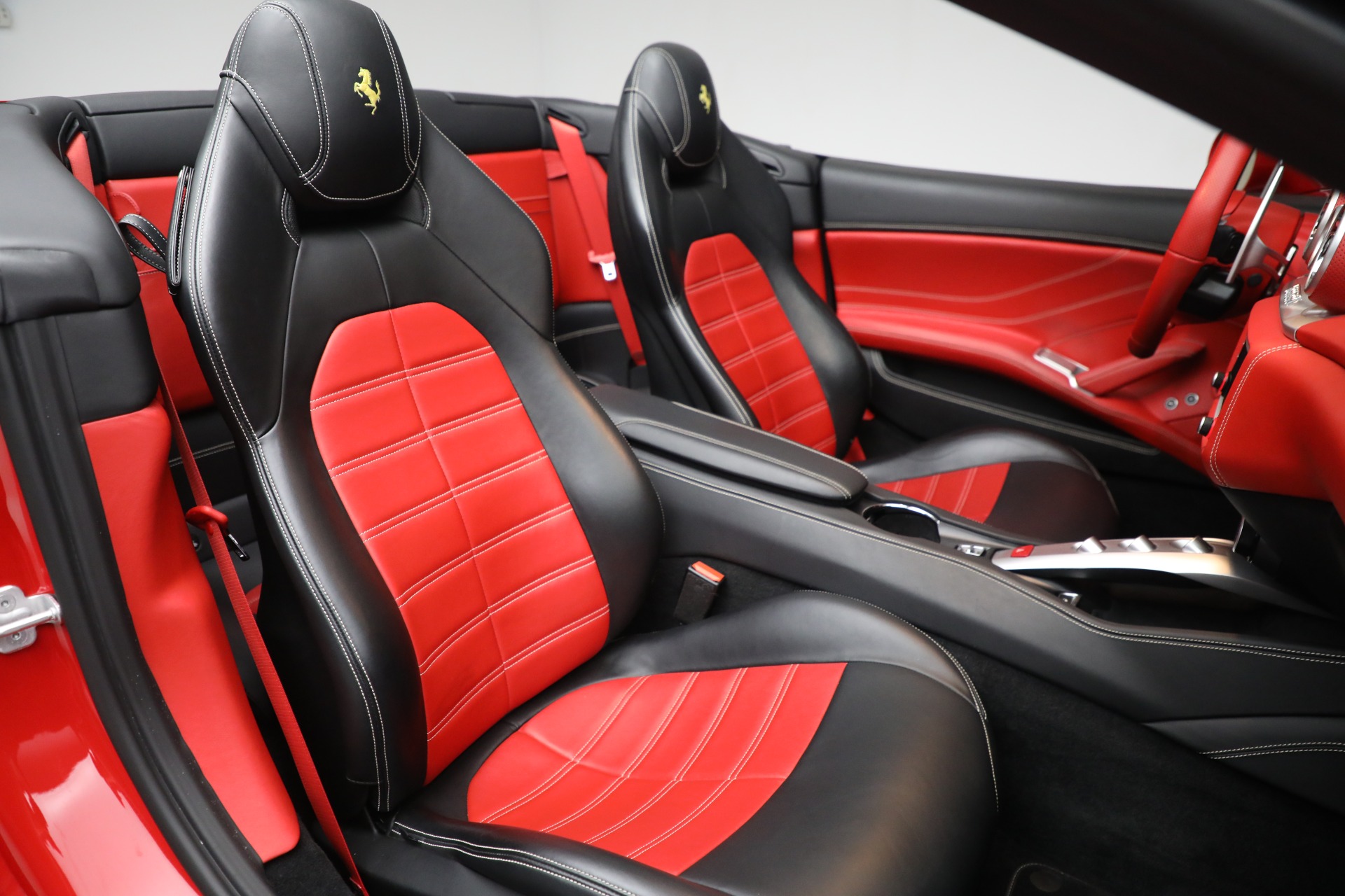 Used-2017-Ferrari-California-T