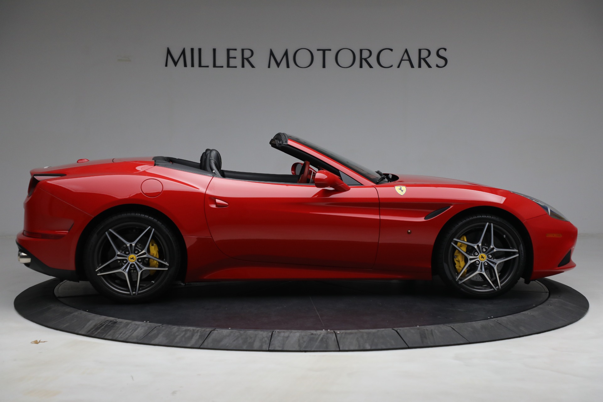Used-2017-Ferrari-California-T