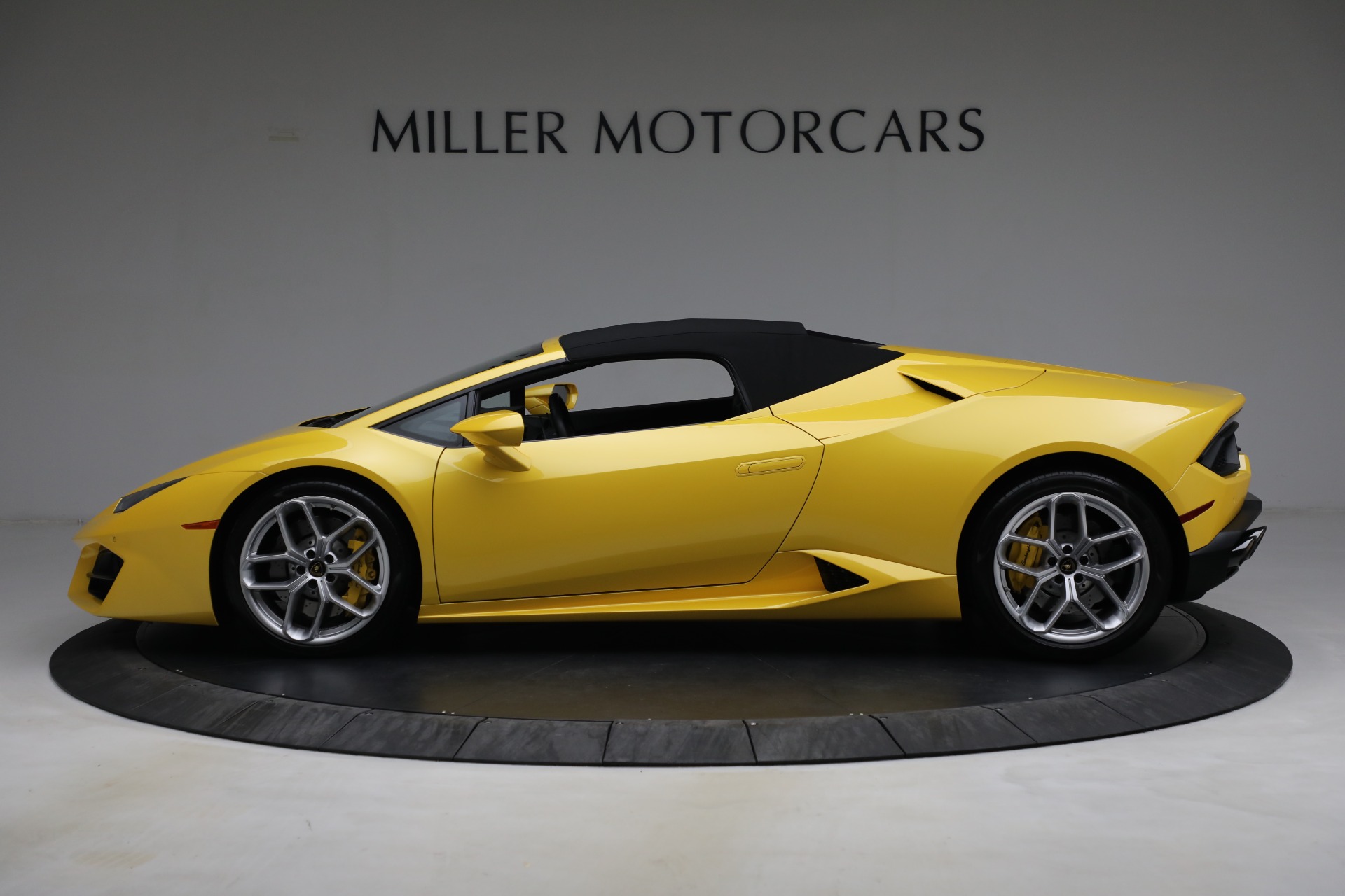 Used-2017-Lamborghini-Huracan-LP-580-2-Spyder