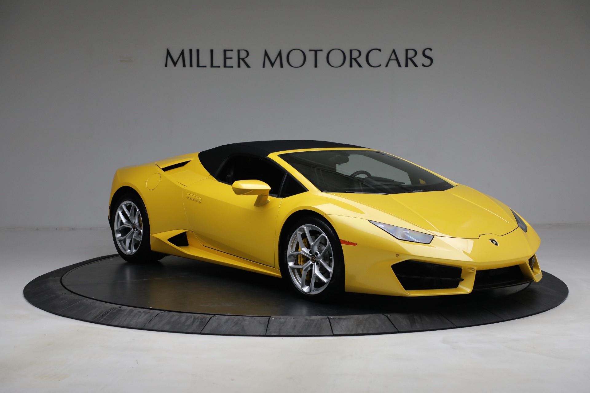 Used-2017-Lamborghini-Huracan-LP-580-2-Spyder