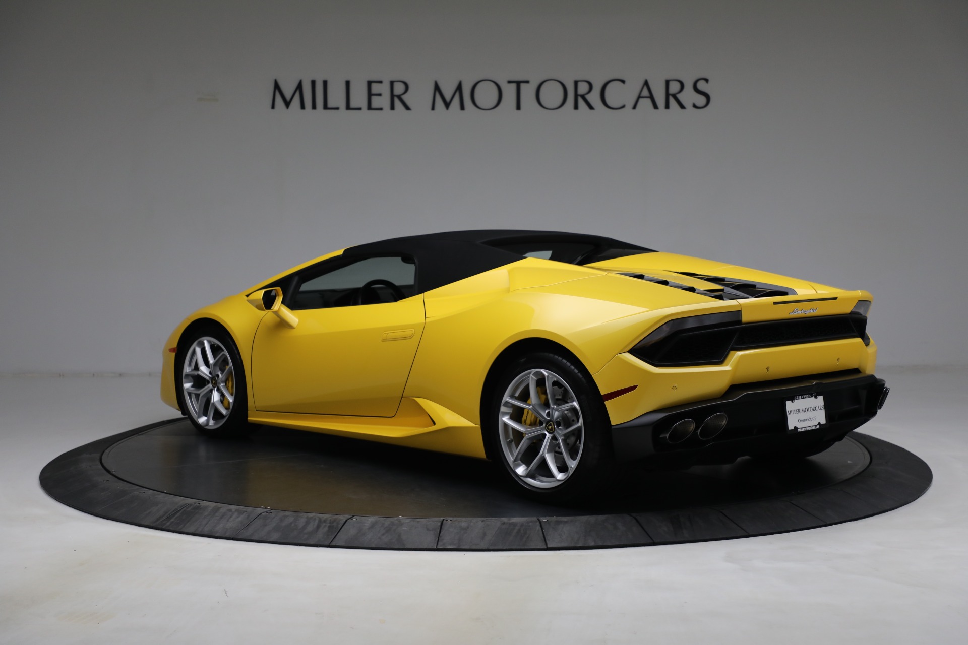 Used-2017-Lamborghini-Huracan-LP-580-2-Spyder