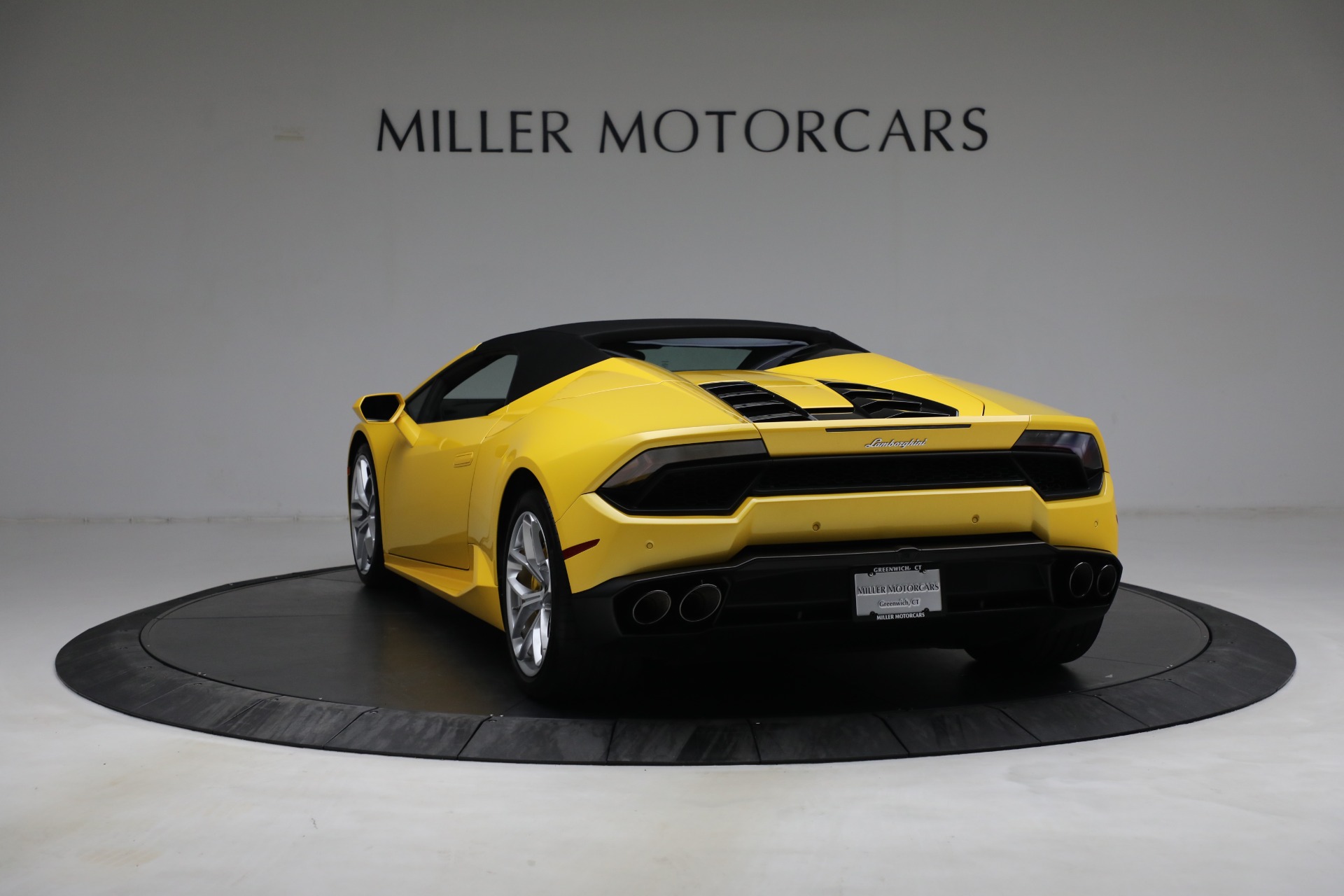 Used-2017-Lamborghini-Huracan-LP-580-2-Spyder