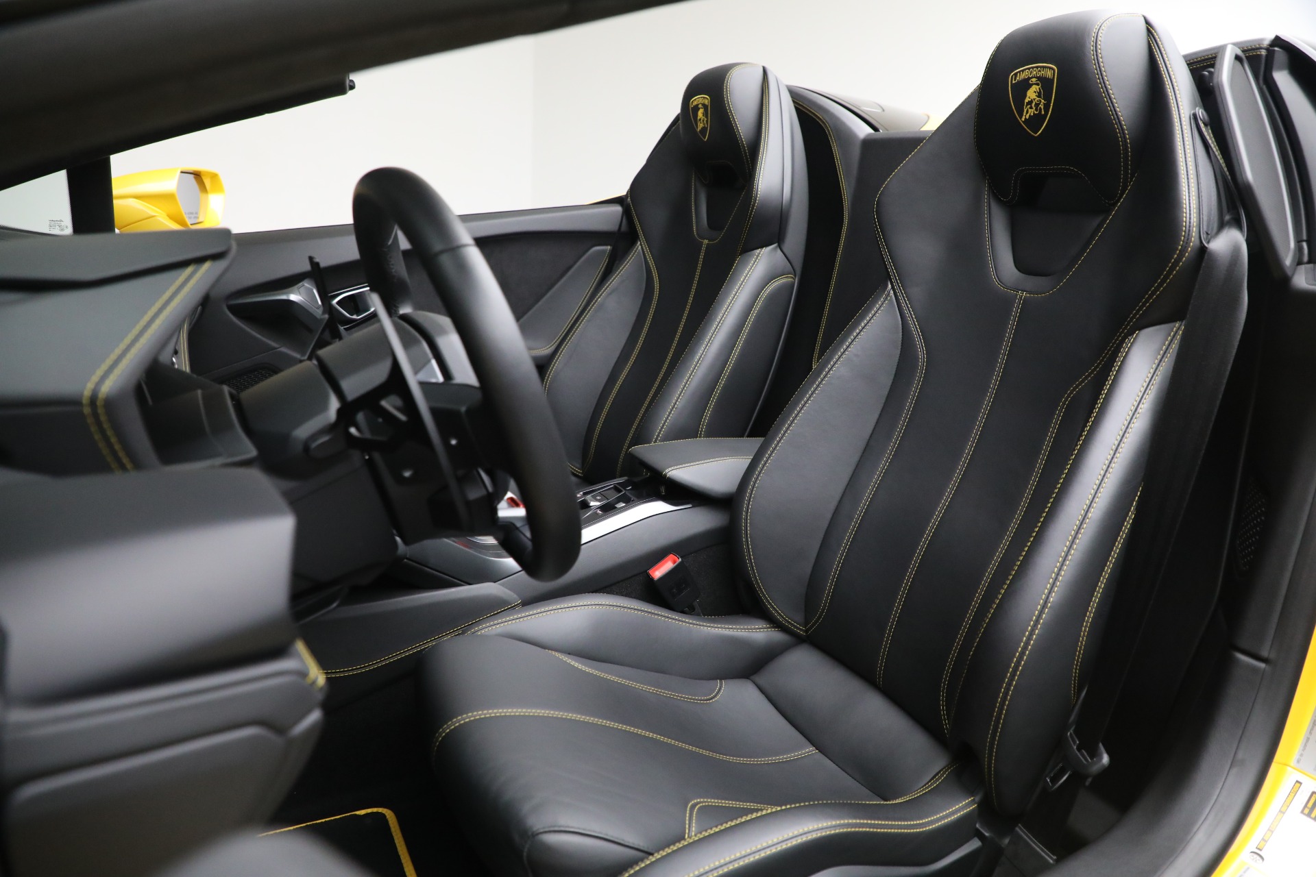 Used-2017-Lamborghini-Huracan-LP-580-2-Spyder