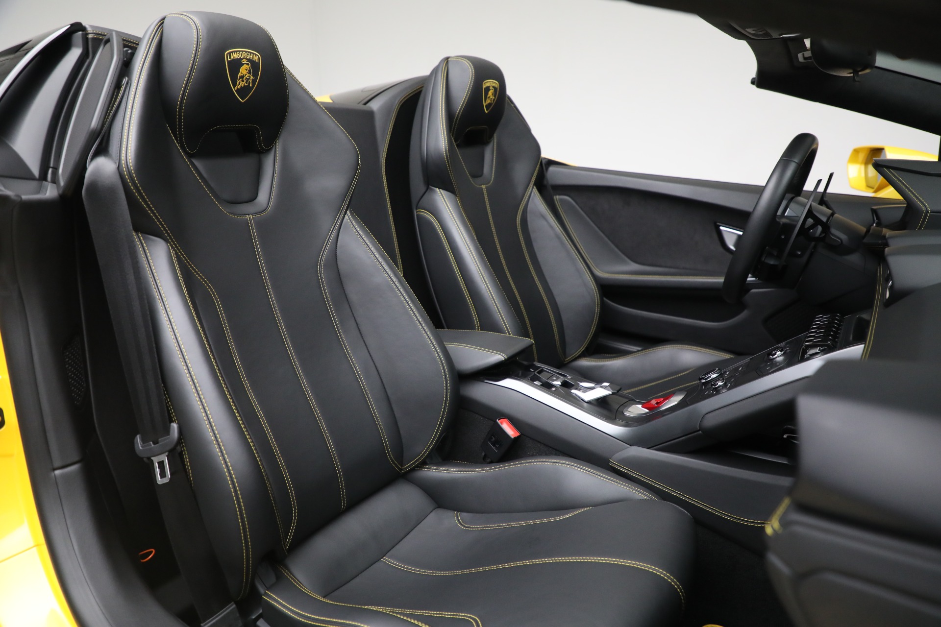 Used-2017-Lamborghini-Huracan-LP-580-2-Spyder