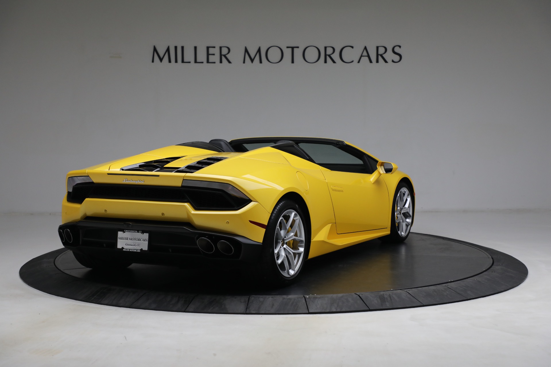 Used-2017-Lamborghini-Huracan-LP-580-2-Spyder