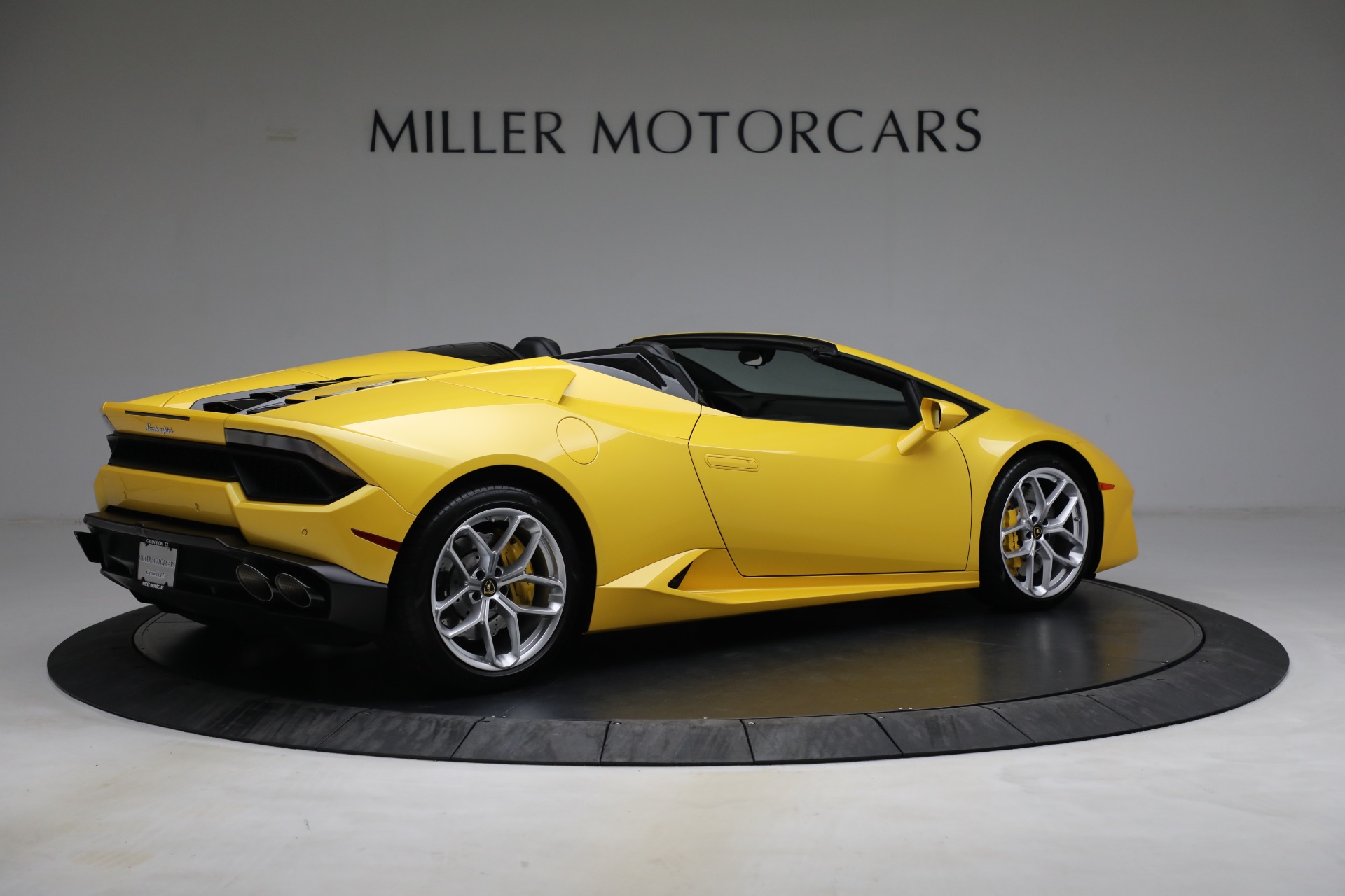 Used-2017-Lamborghini-Huracan-LP-580-2-Spyder