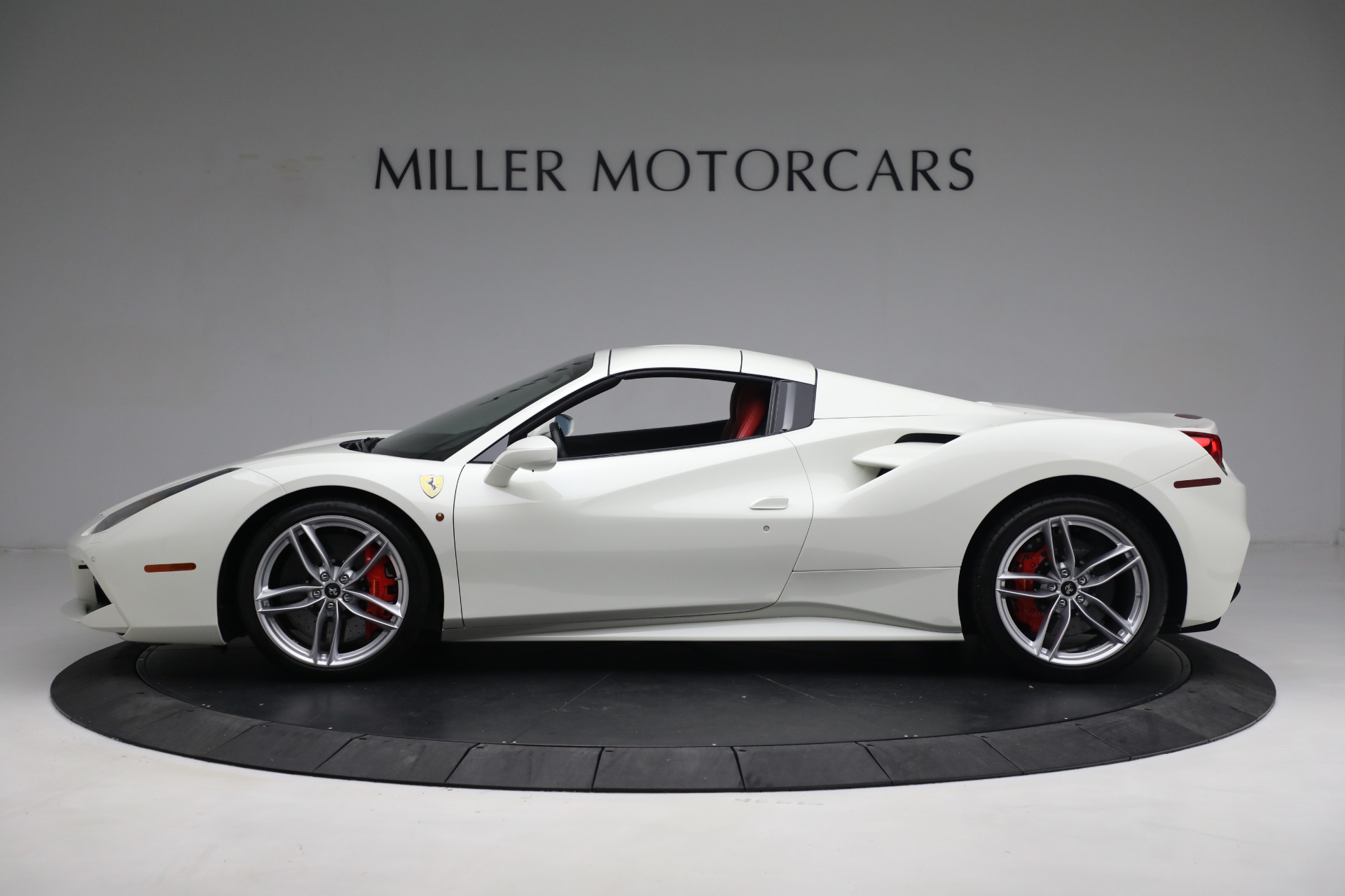 Used-2018-Ferrari-488-Spider