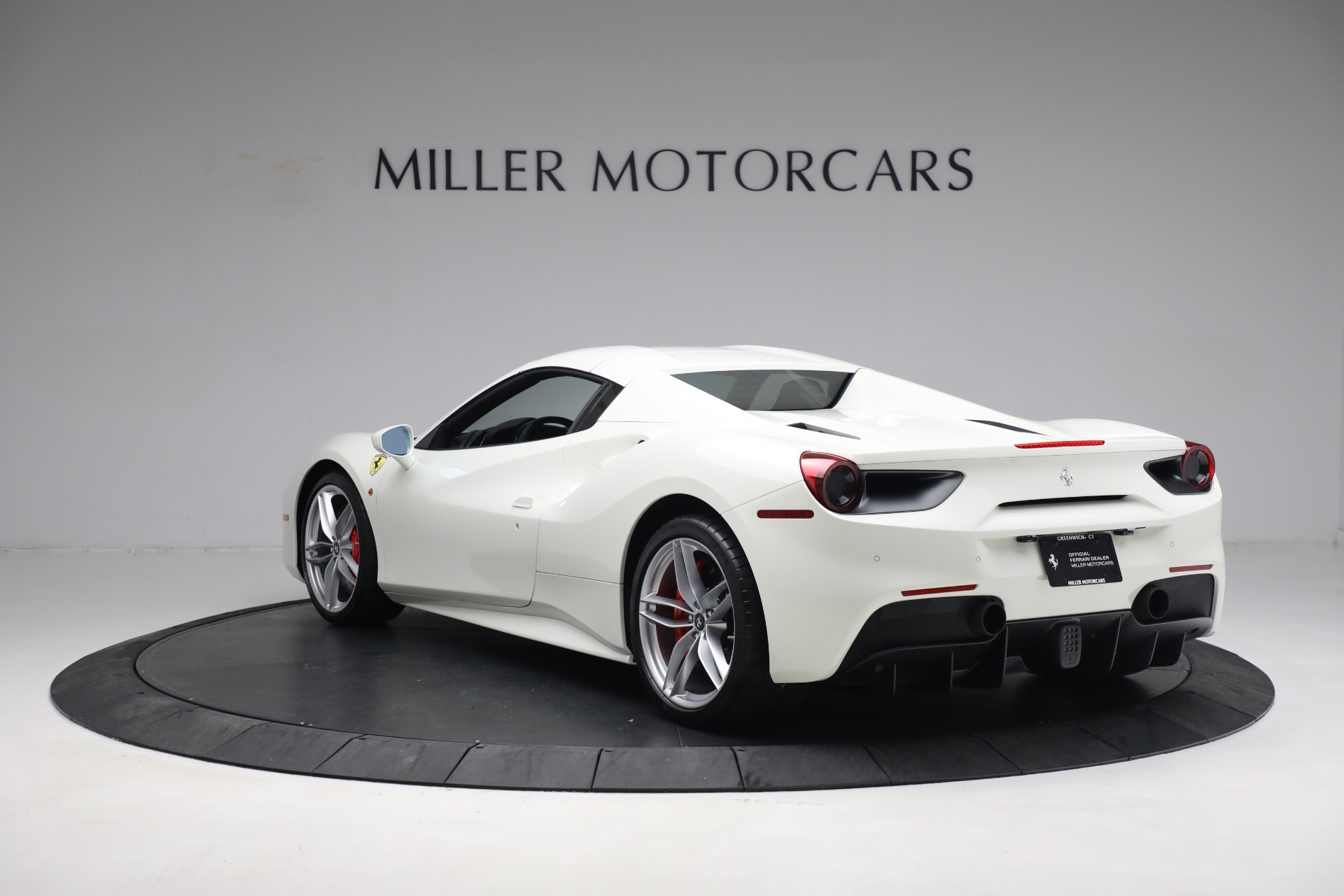 Used-2018-Ferrari-488-Spider