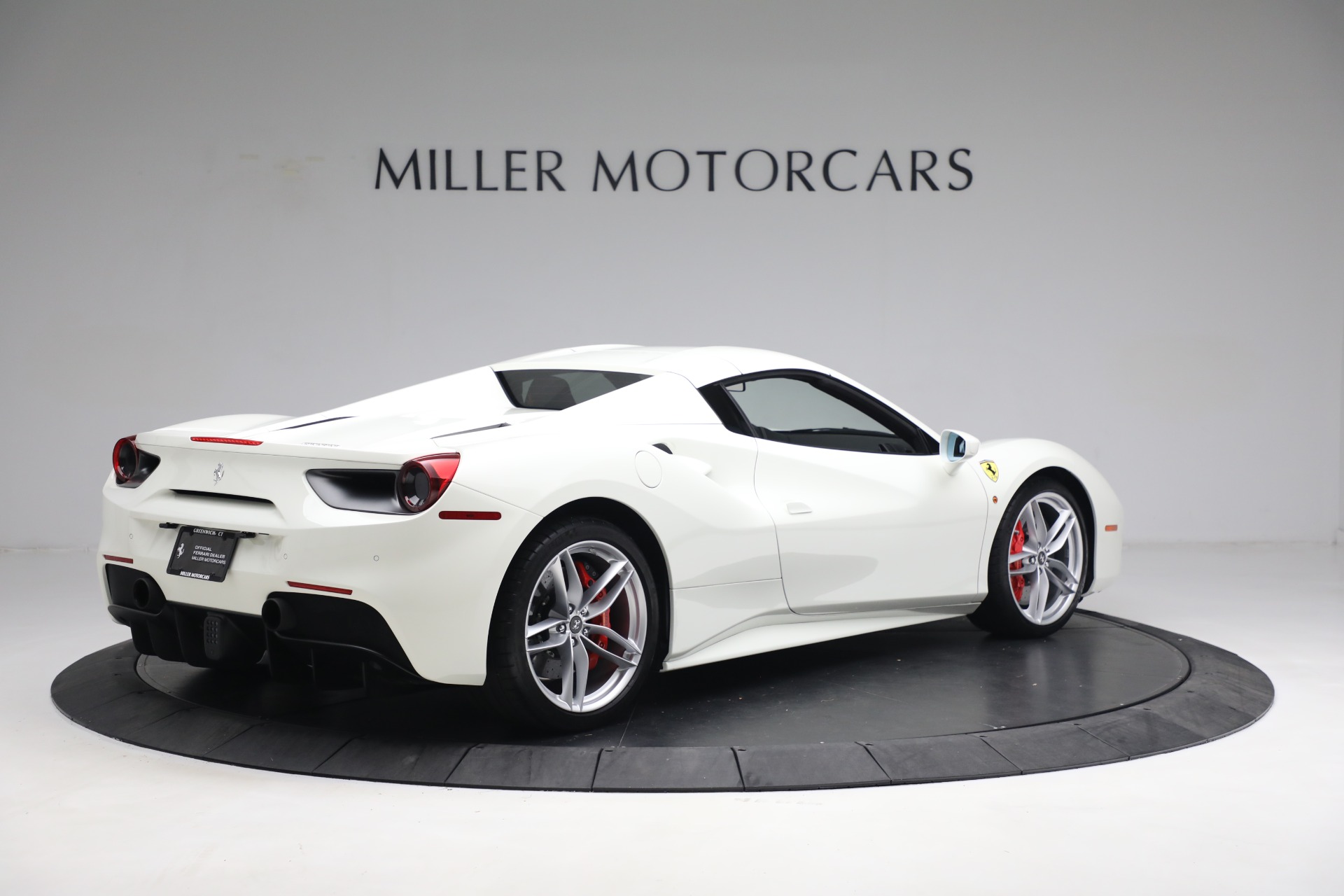 Used-2018-Ferrari-488-Spider