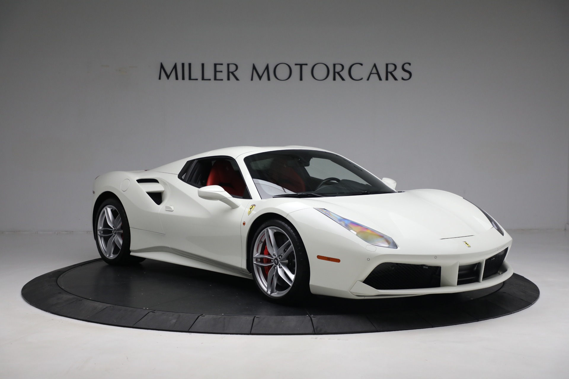 Used-2018-Ferrari-488-Spider